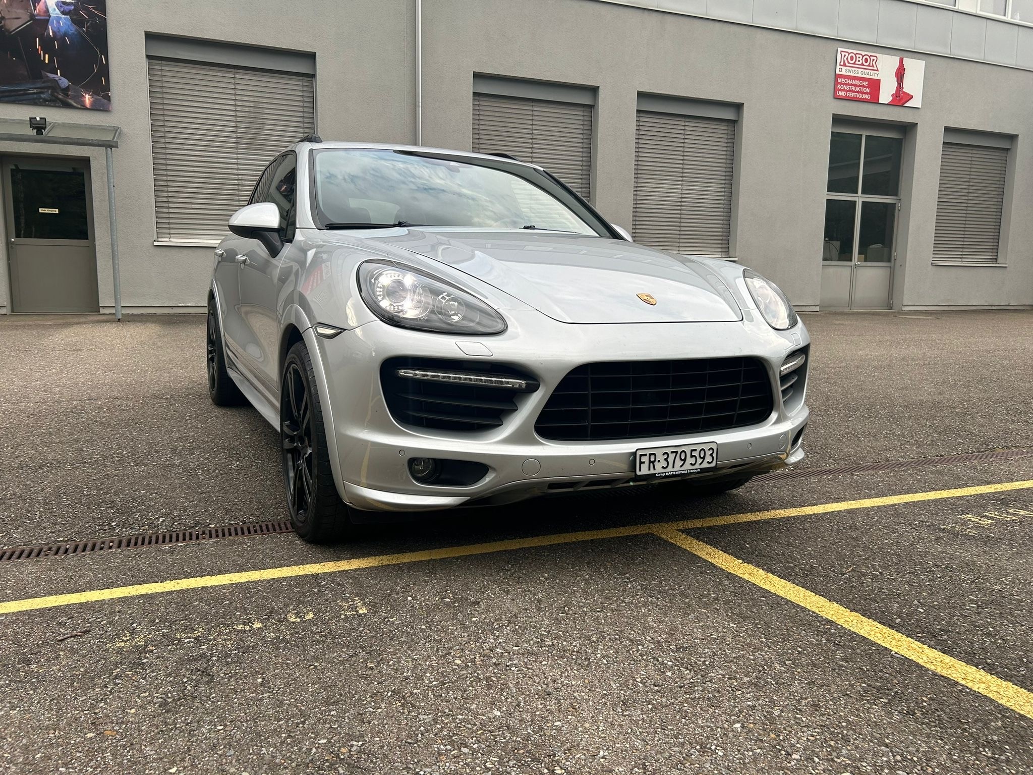 PORSCHE Cayenne GTS