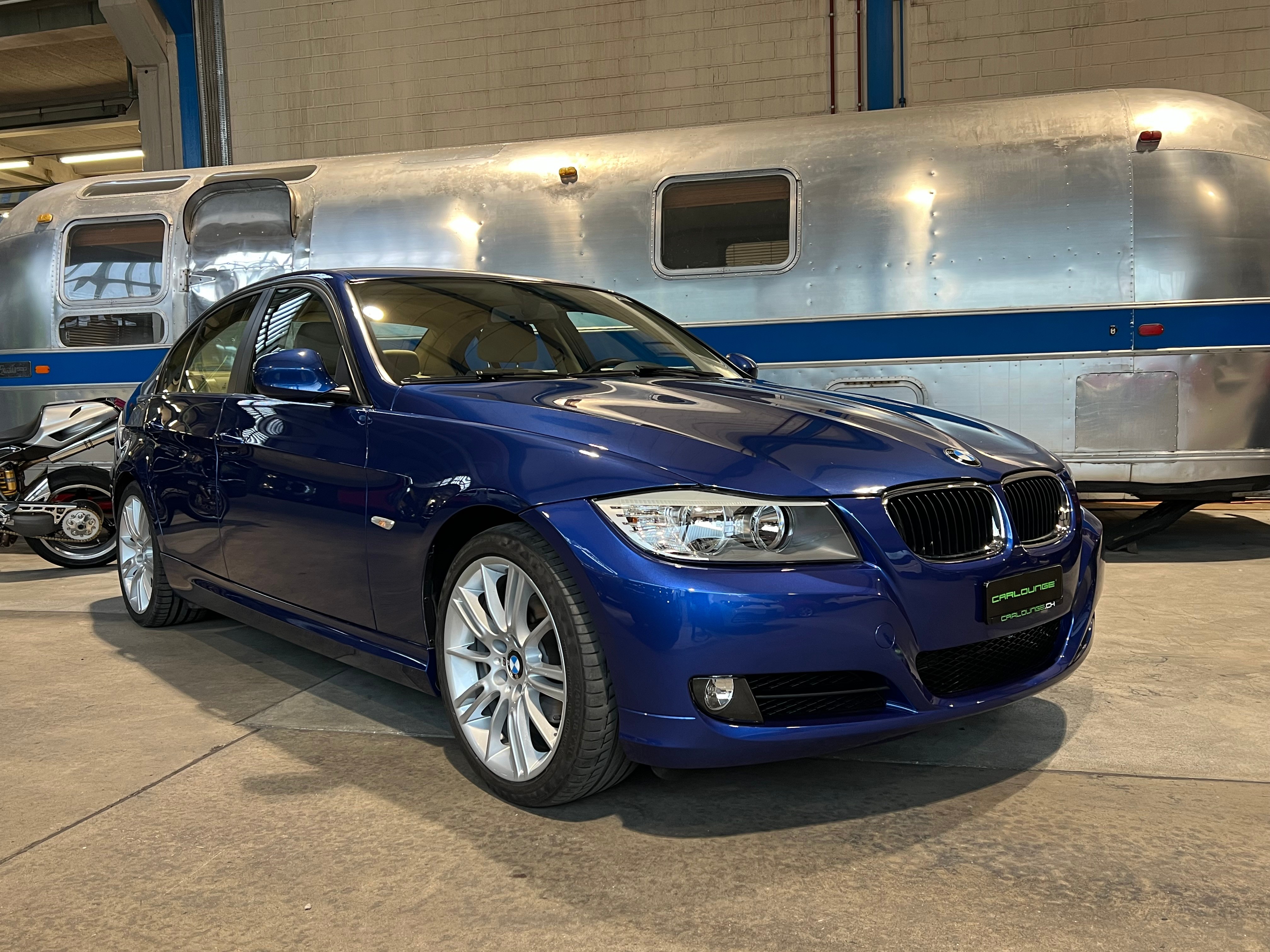 BMW 320i