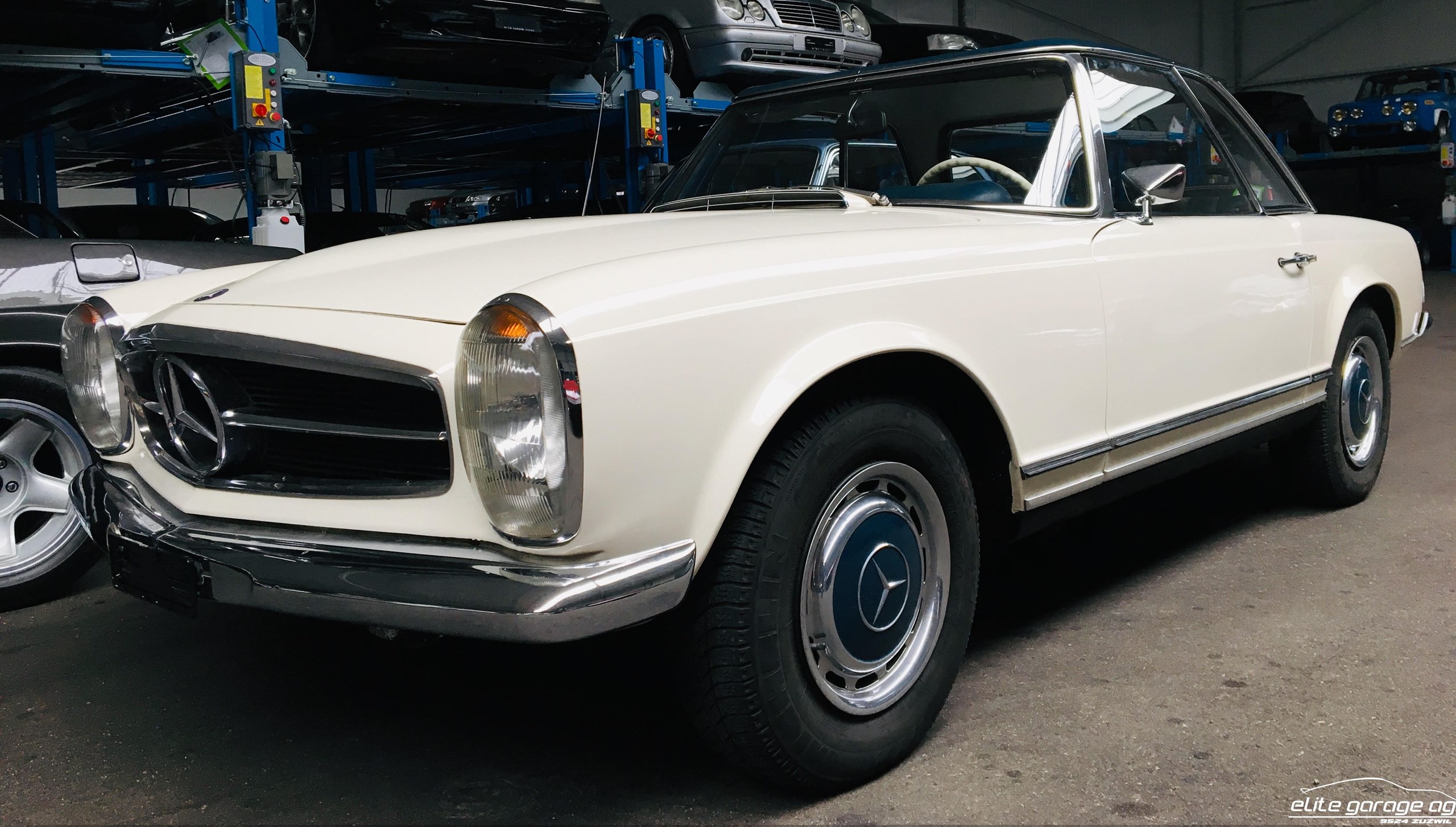 MERCEDES-BENZ 280 SL Pagode