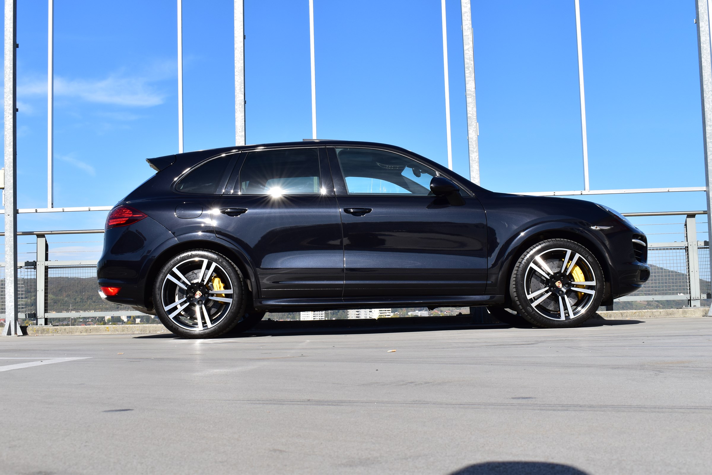 PORSCHE CAYENNE TURBO S BLACK l 551 PS