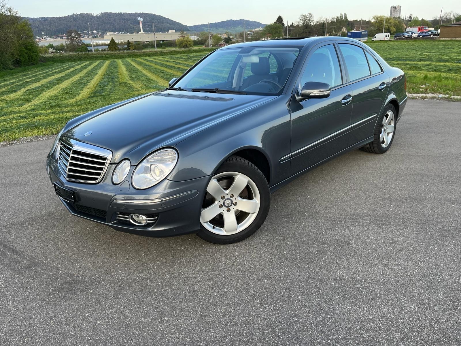 MERCEDES-BENZ E 350 Avantgarde 4Matic Automatic