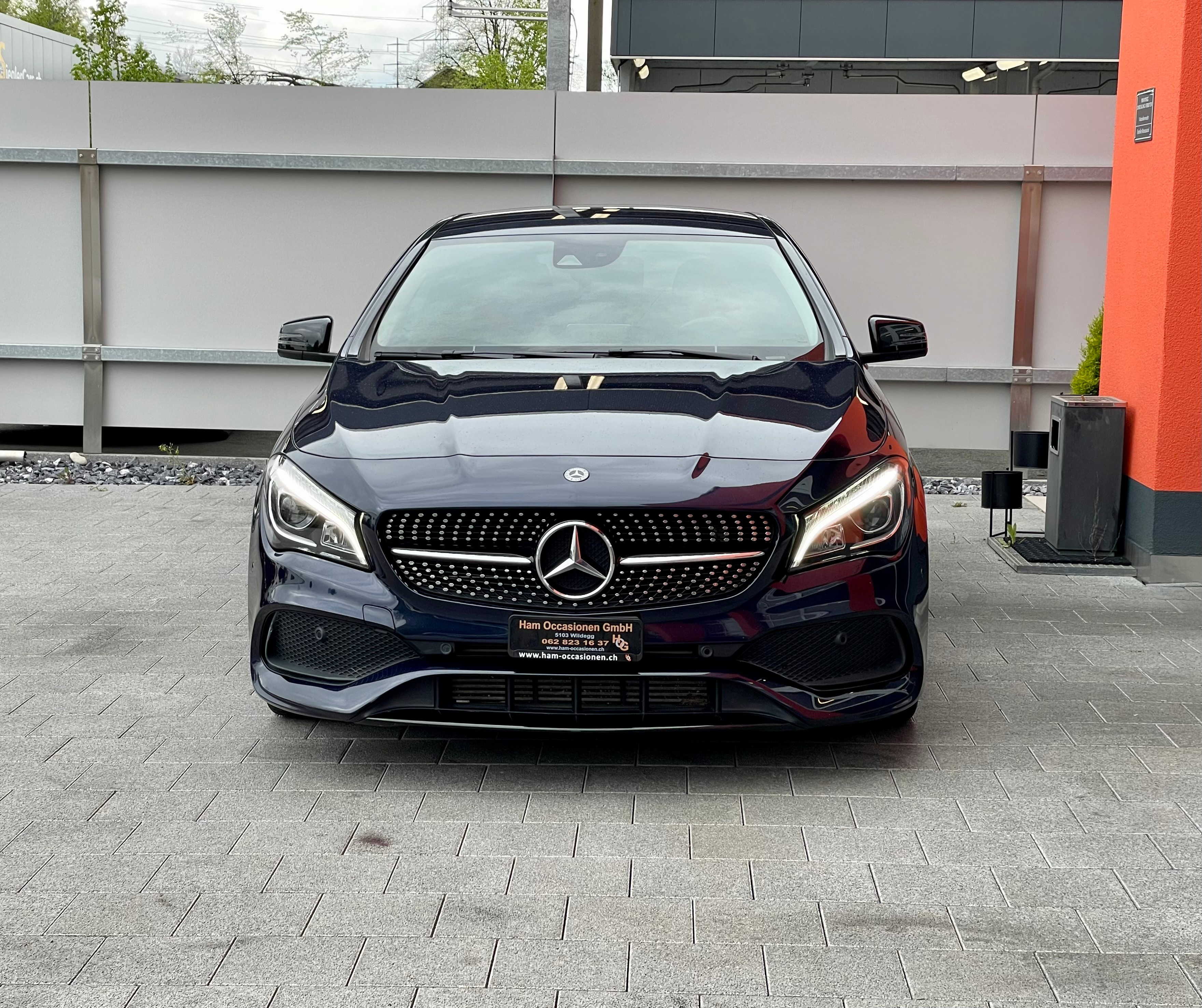 MERCEDES-BENZ CLA Shooting Brake 220 AMG Line 4Matic 7G-DCT