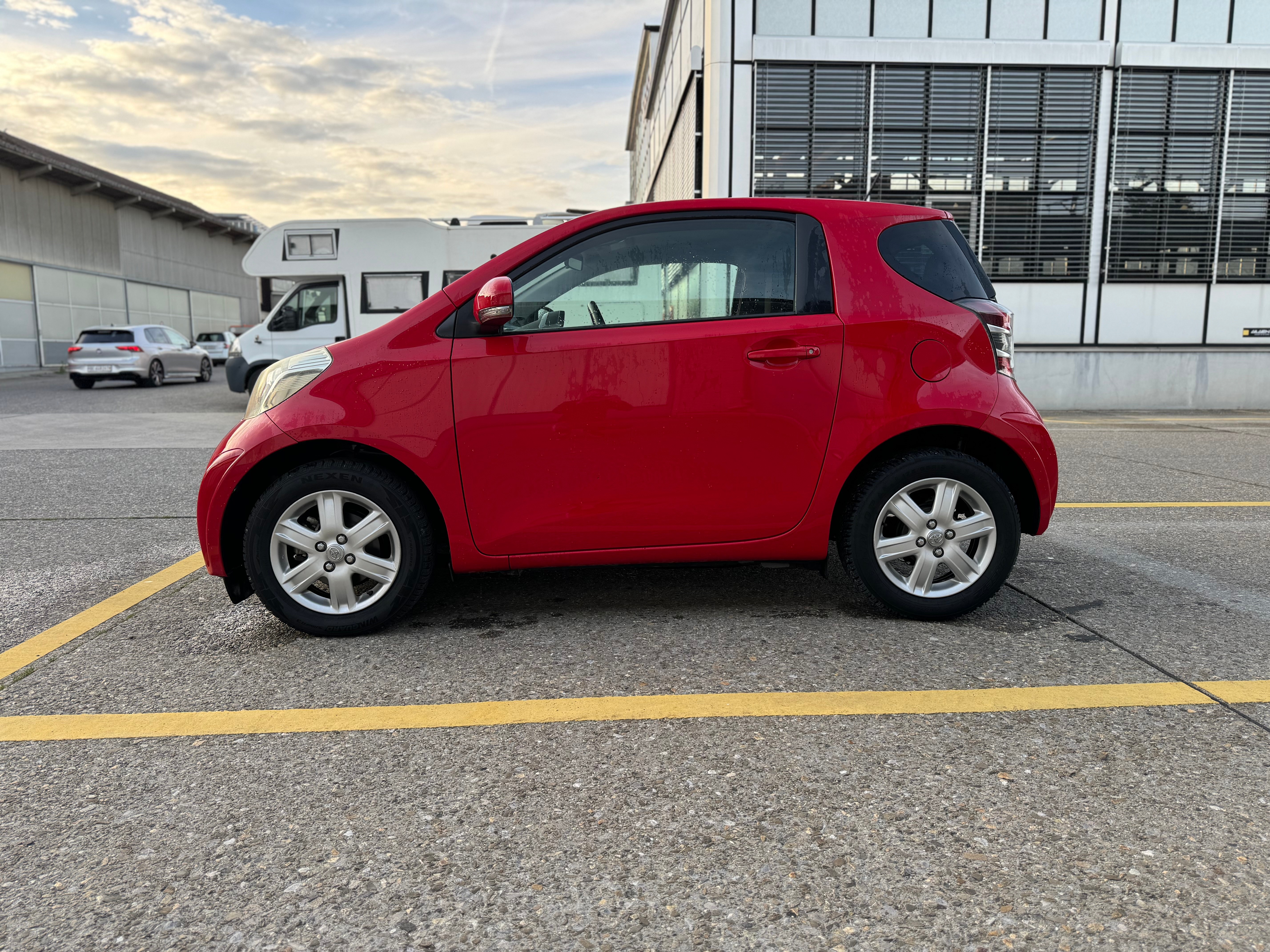 TOYOTA iQ 1.0 VVT-i