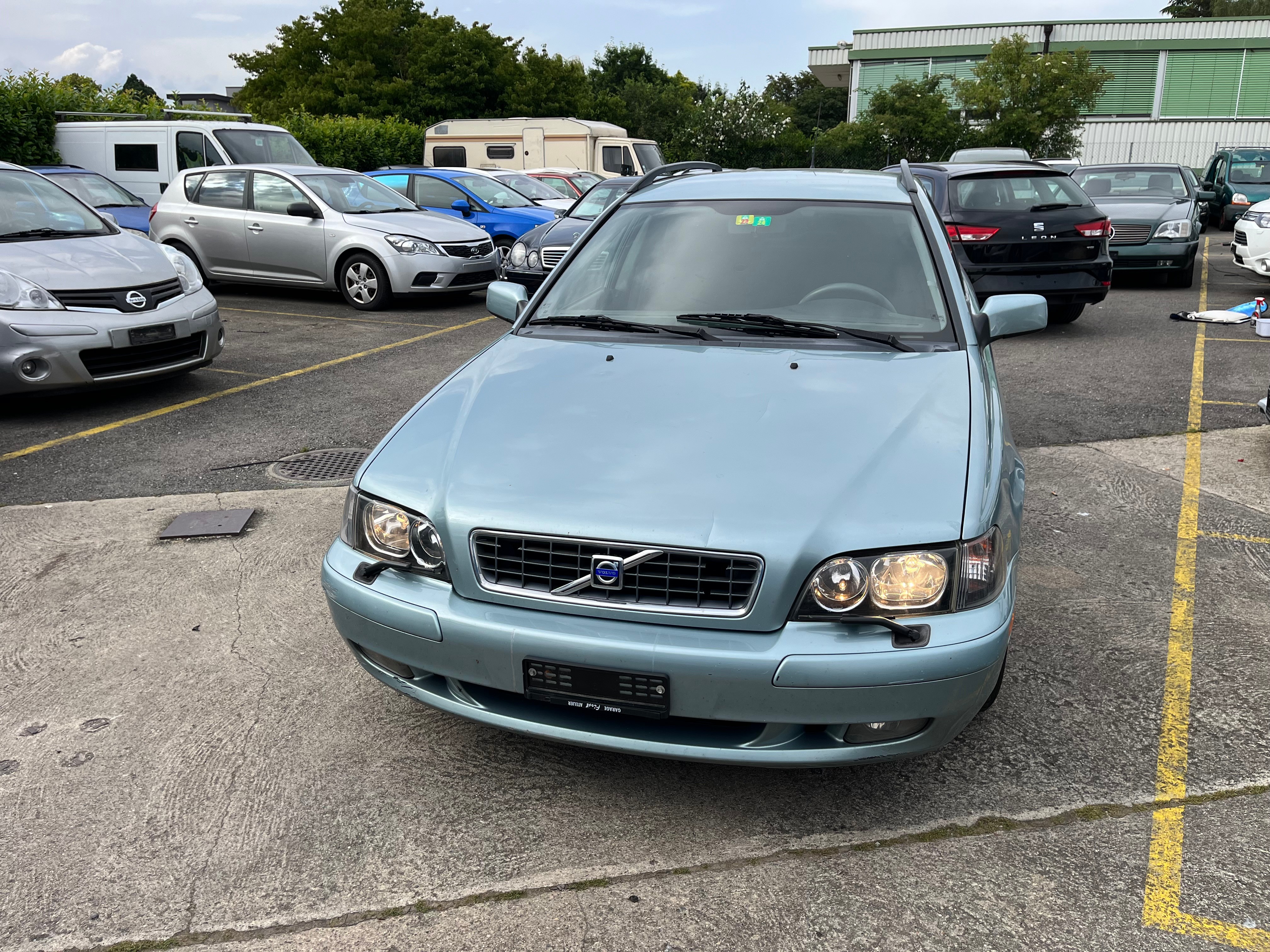 VOLVO V40 1.9D