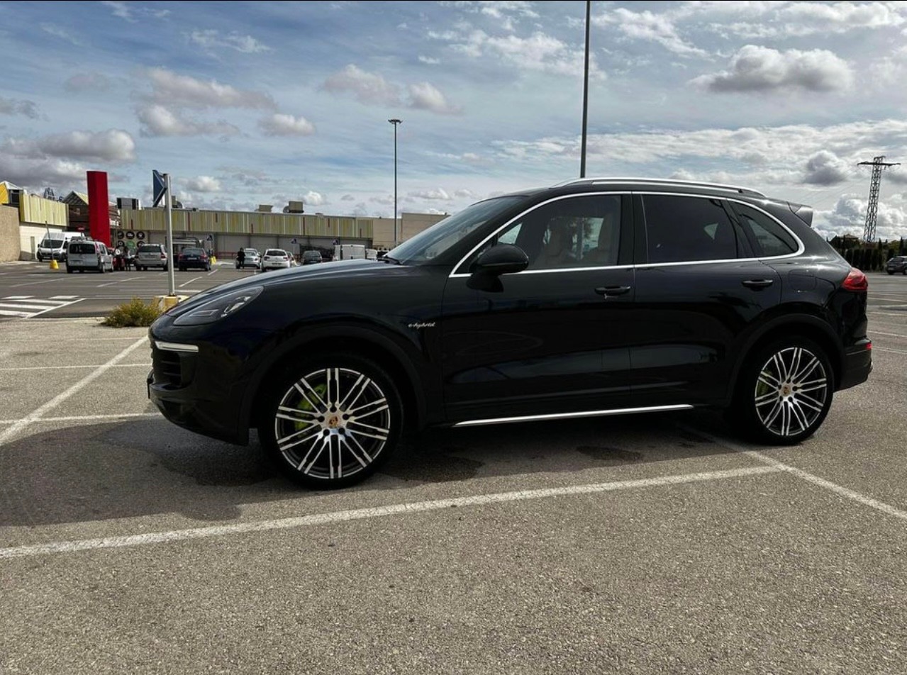 PORSCHE Cayenne S E-Hybrid