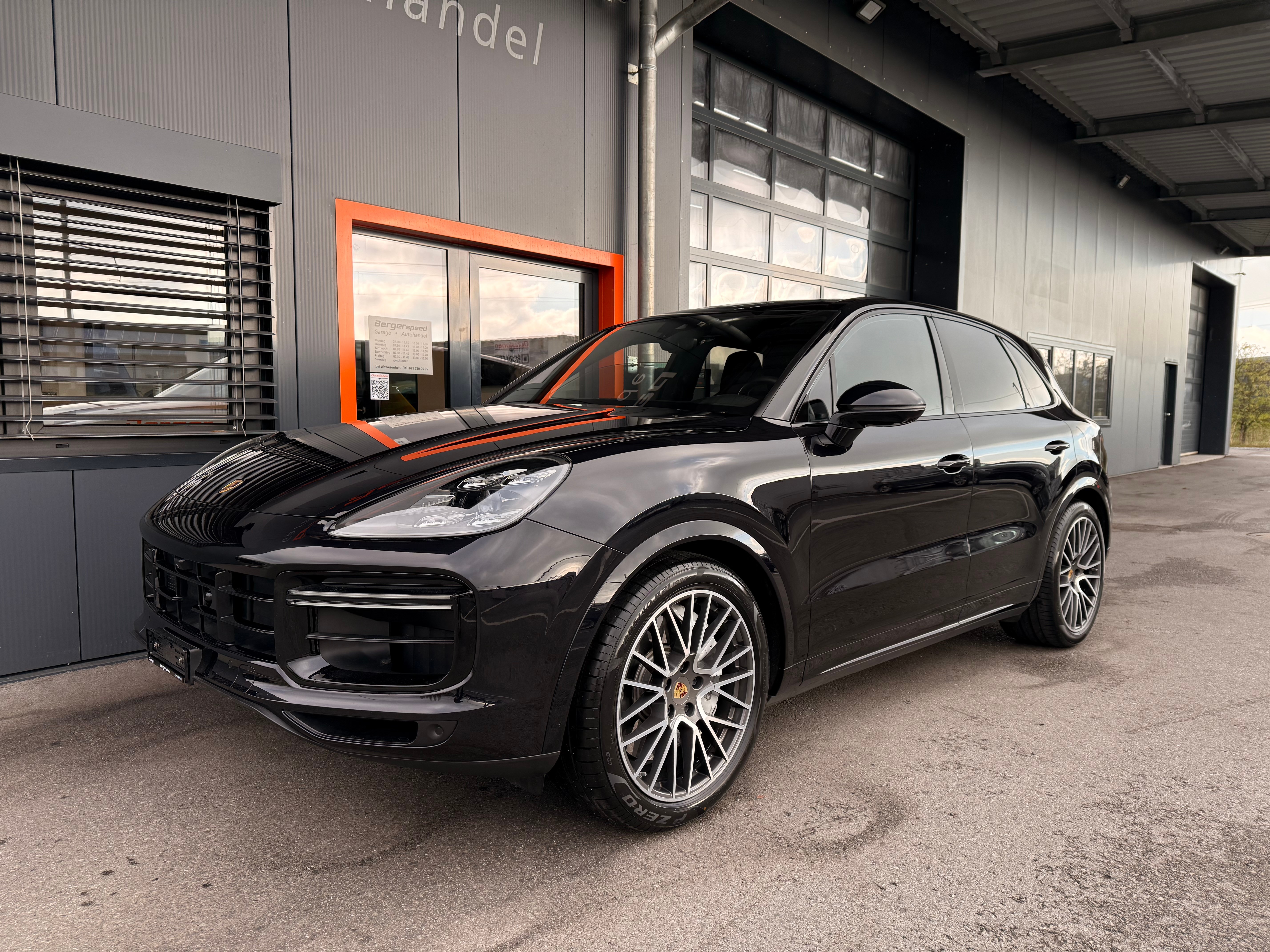 PORSCHE Cayenne Turbo