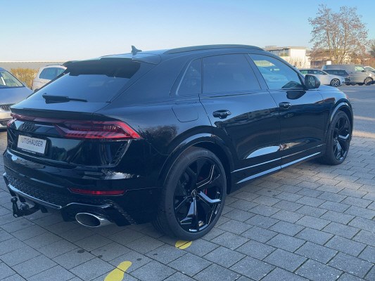 AUDI RSQ8 quattro