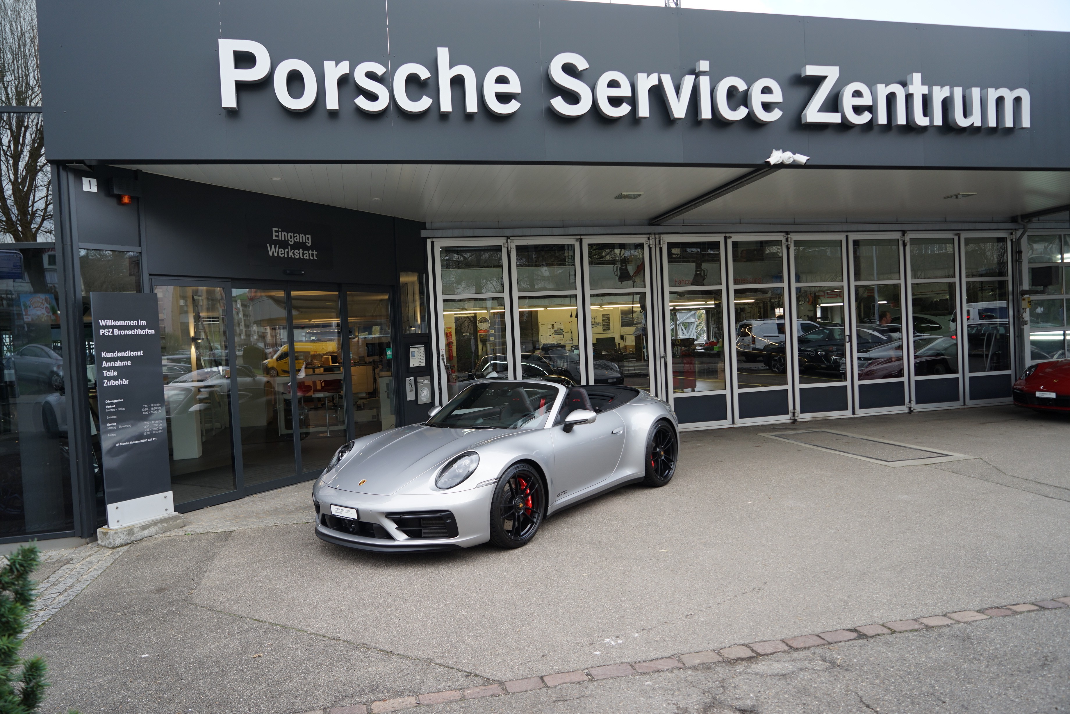 PORSCHE 911 Carrera 4 GTS Cabriolet PDK