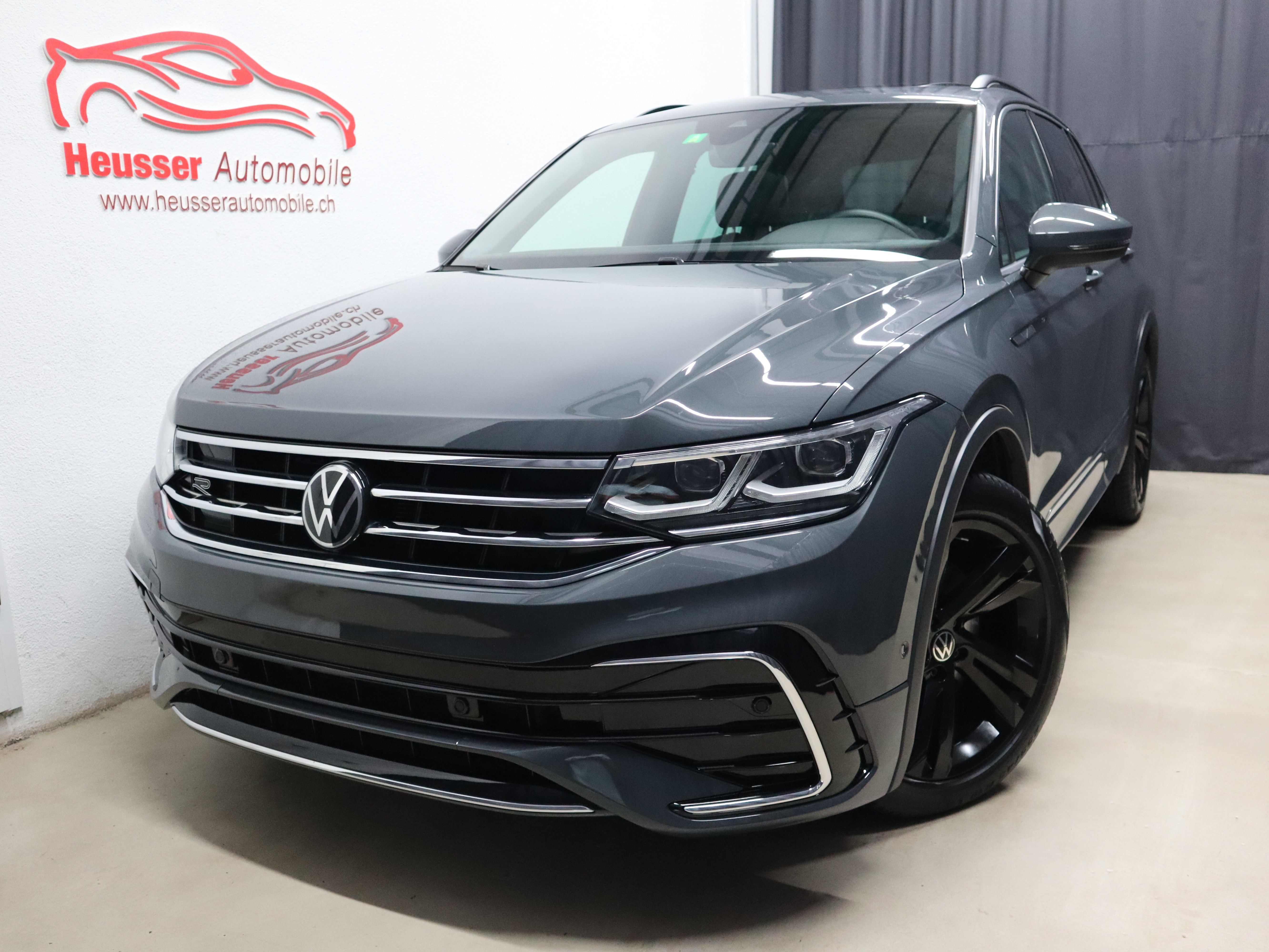 VW Tiguan 2.0TSI R-Line 4Motion DSG - Panorama - Virtual Cockpit - Standheizung - AHK - 245 PS