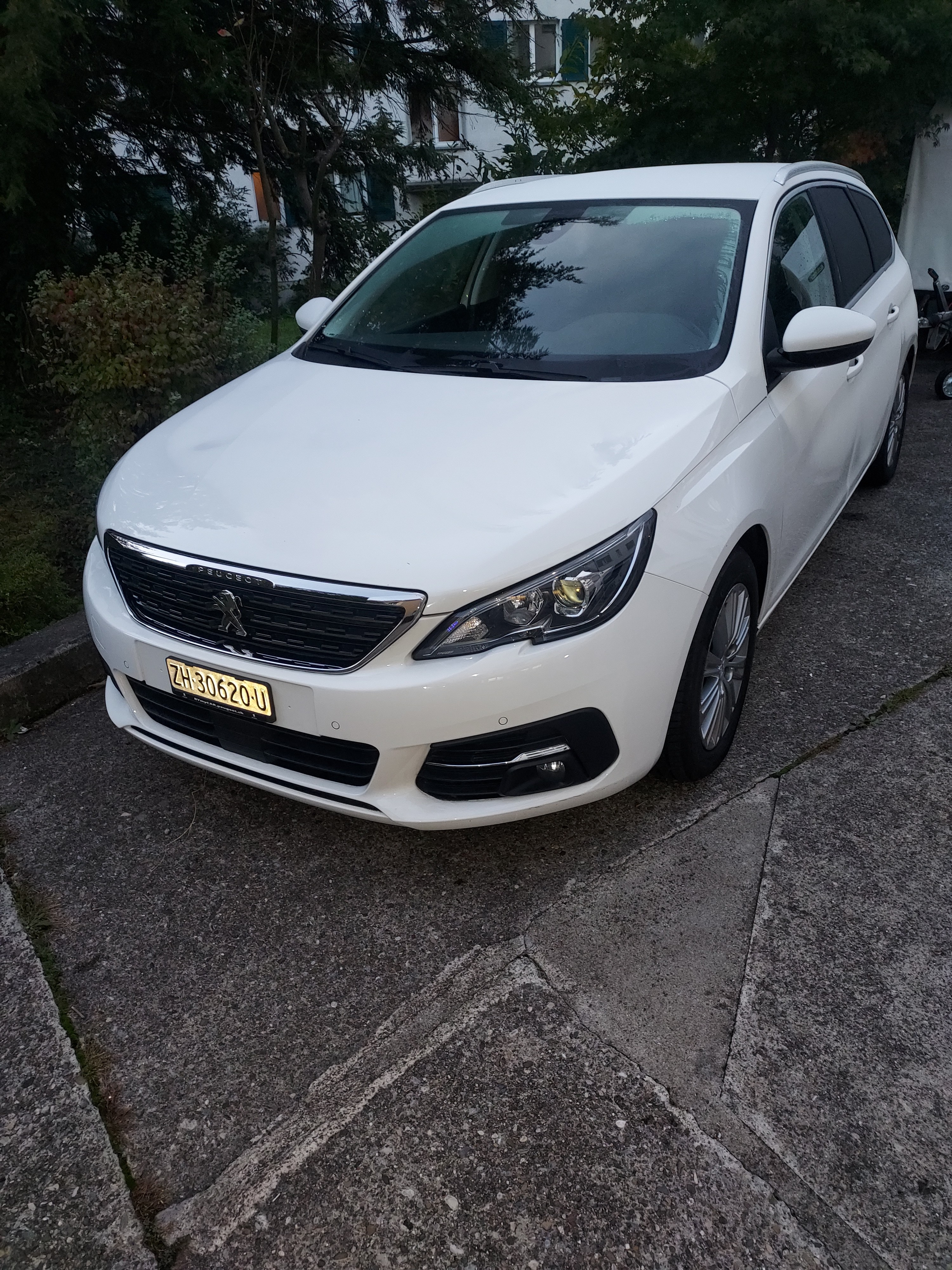 PEUGEOT 308 SW 1.5 BlueHDI Allure Pack EAT8