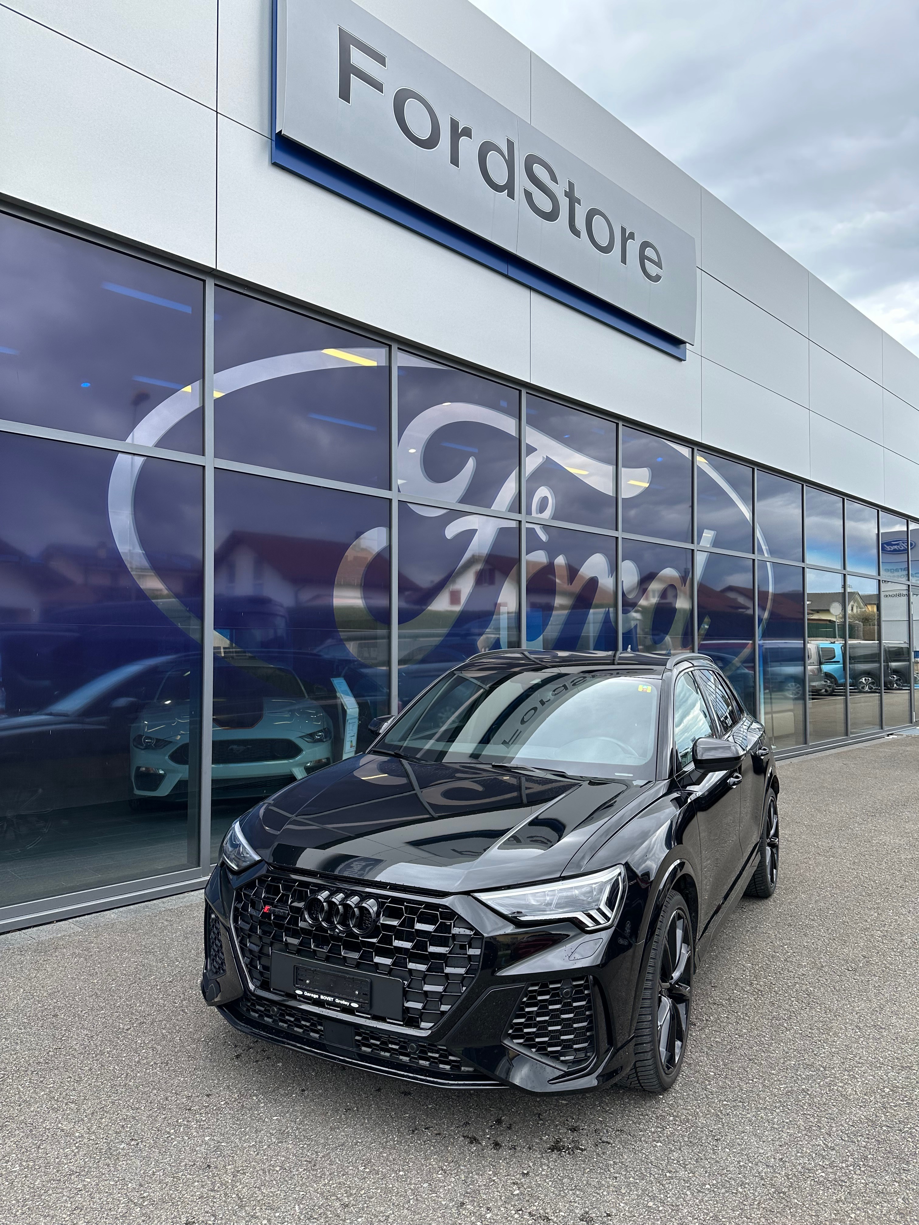 AUDI RS Q3 2.5 TFSI quattro S-Tronic