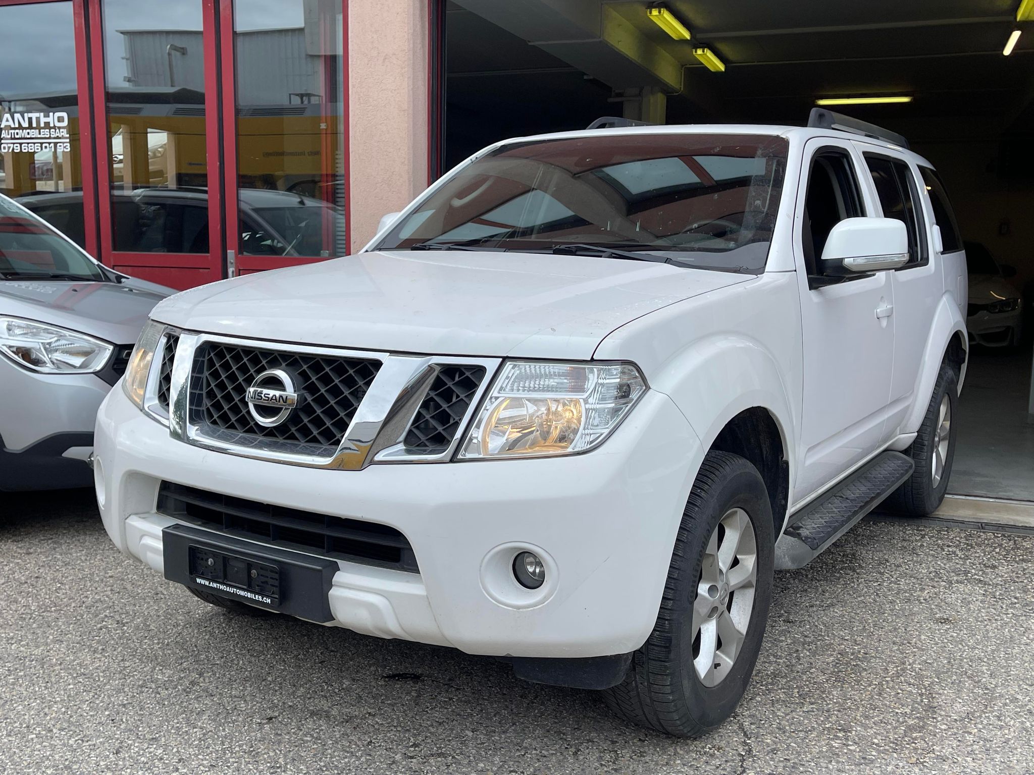 NISSAN Pathfinder 2.5 dCi SE Automatic