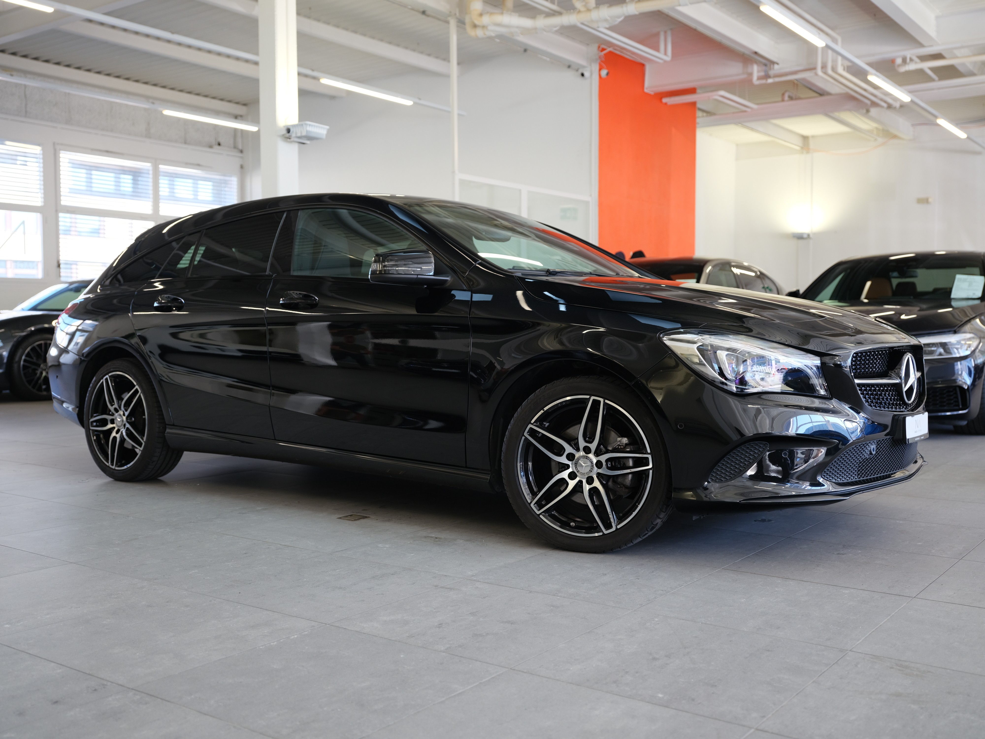 MERCEDES-BENZ CLA Shooting Brake 220 d Urban 4Matic 7G-DCT