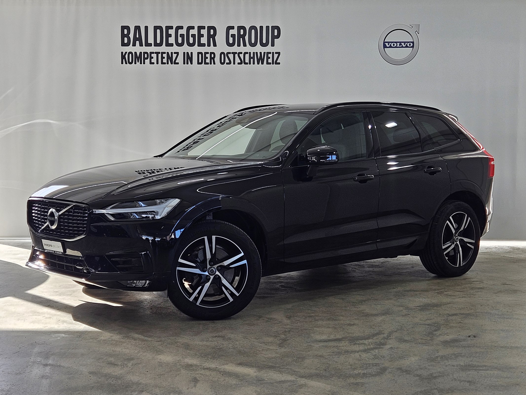 VOLVO XC60 2.0 B4 MH R-Design AWD