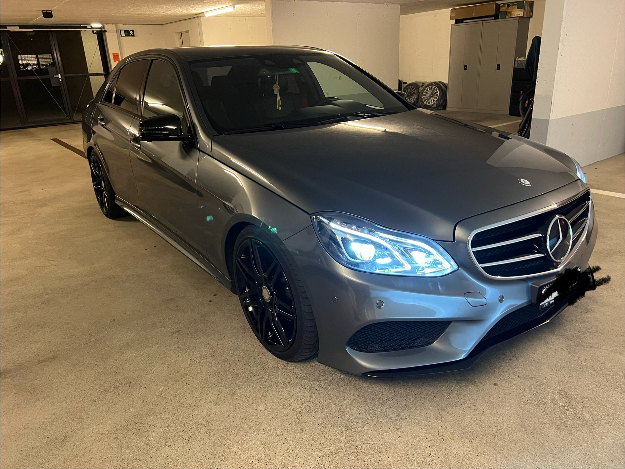 MERCEDES-BENZ E 220 BlueTEC Avantgarde 4Matic 7G-Tronic