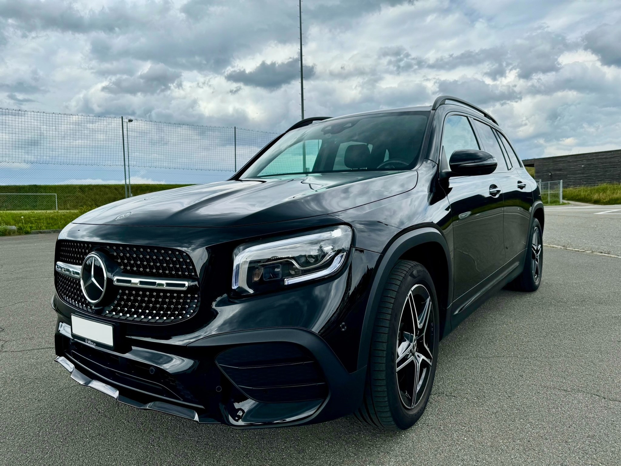 MERCEDES-BENZ GLB 250 4Matic AMG Line 8G-Tronic