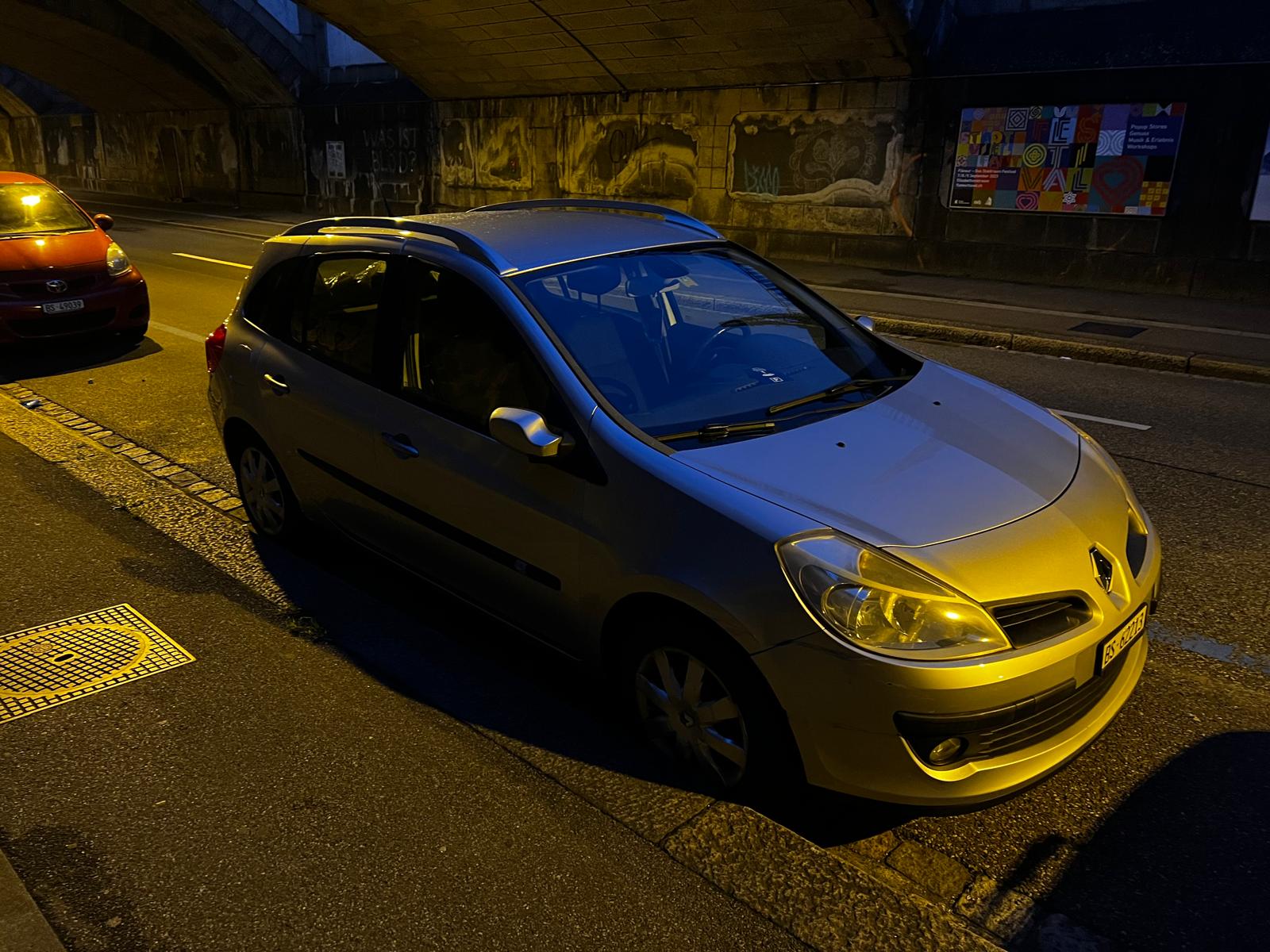 RENAULT Clio Grandtour 1.6 16V Dynamique Automatic