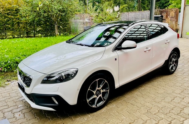 VOLVO V40 Cross Country T4 2.0 AWD OceanRace Geartronic