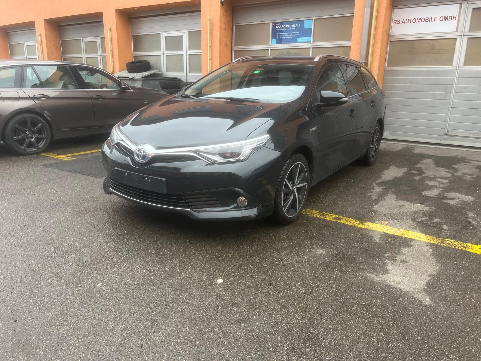 TOYOTA Auris Touring Sports 1.8 HSD Trend e-CVT