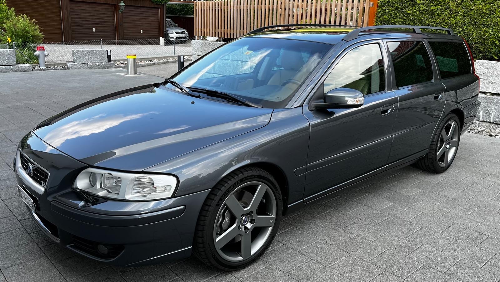 VOLVO V70 R AWD