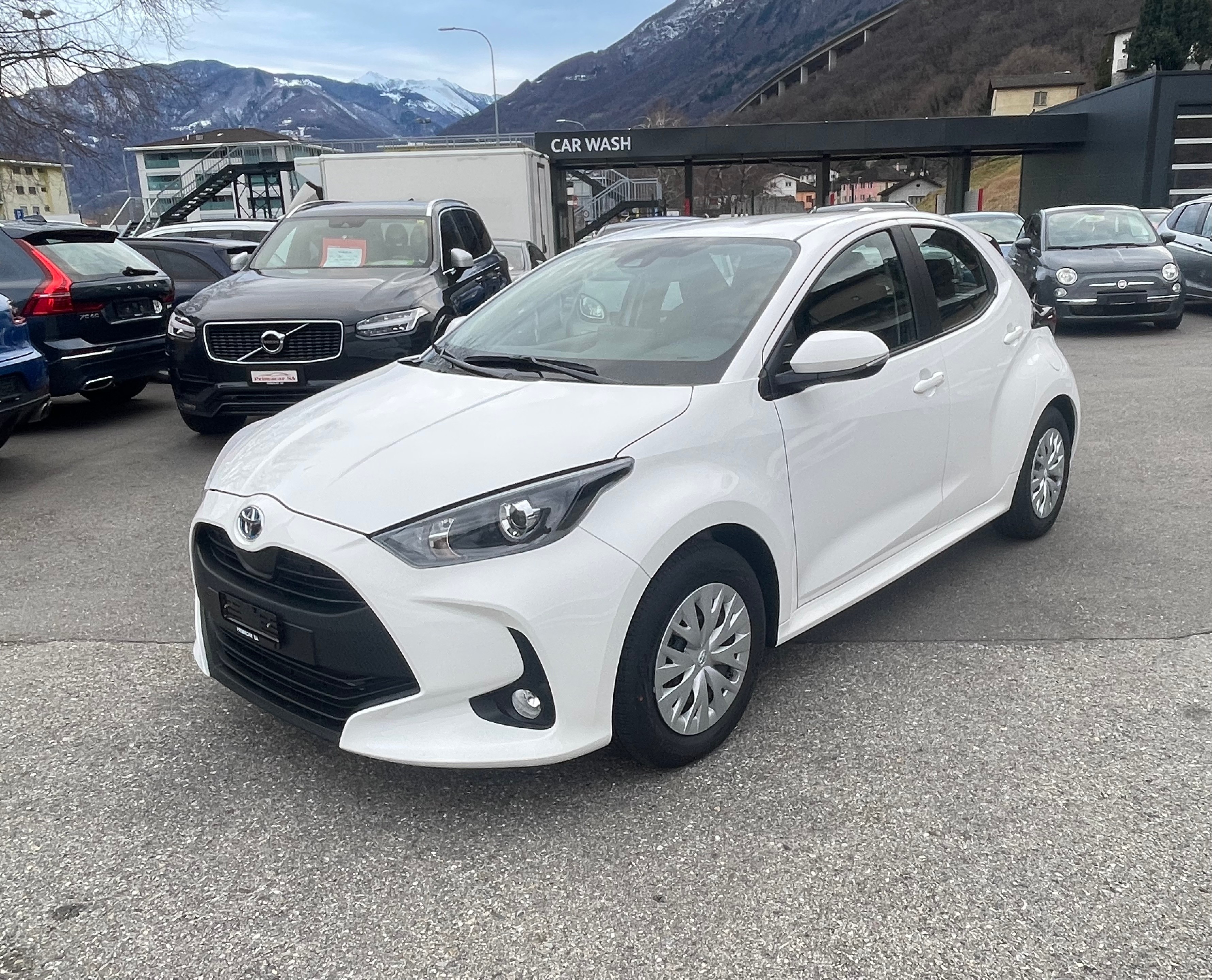 TOYOTA Yaris 1.5 Active e-CVT