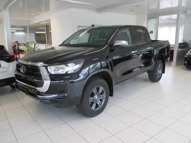 TOYOTA Hilux 2.4D-4D Style Double Cab 4x4