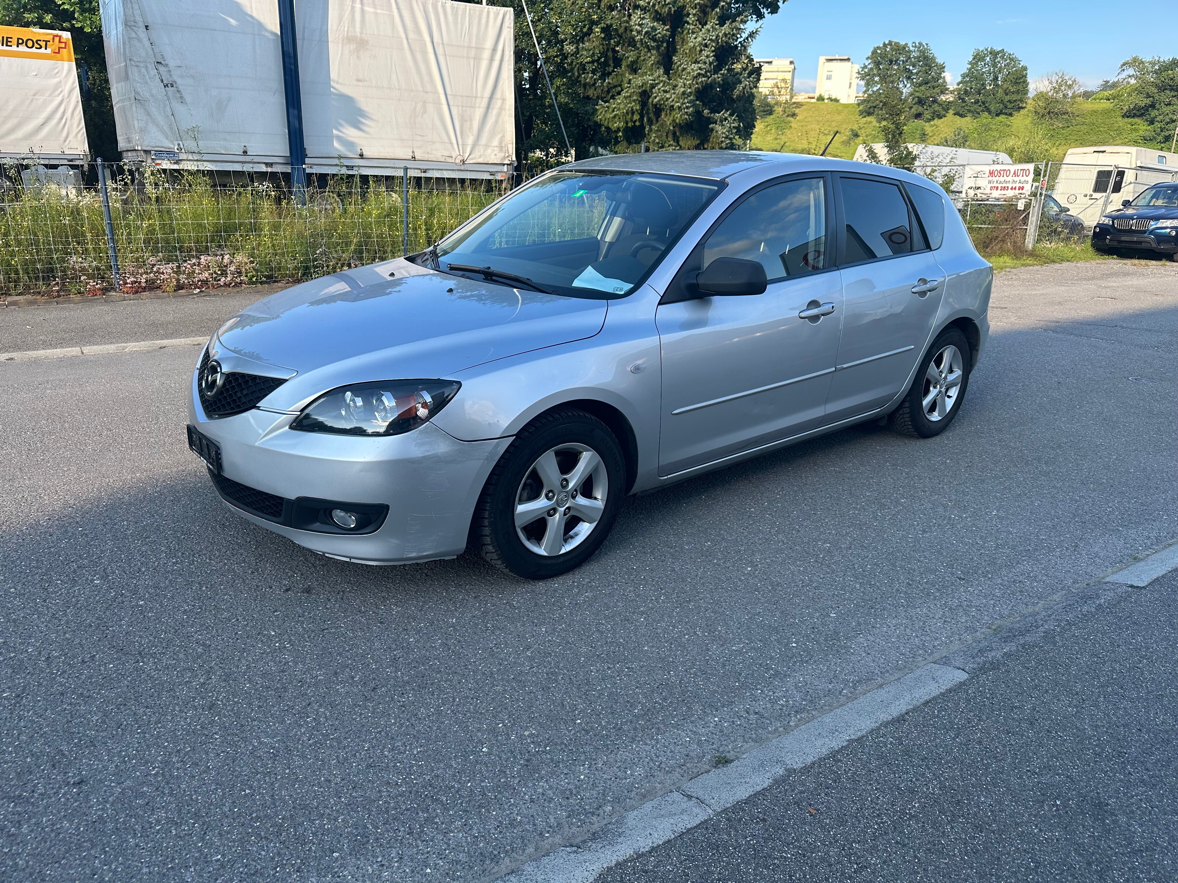 MAZDA 1.6 Hatchback automatique