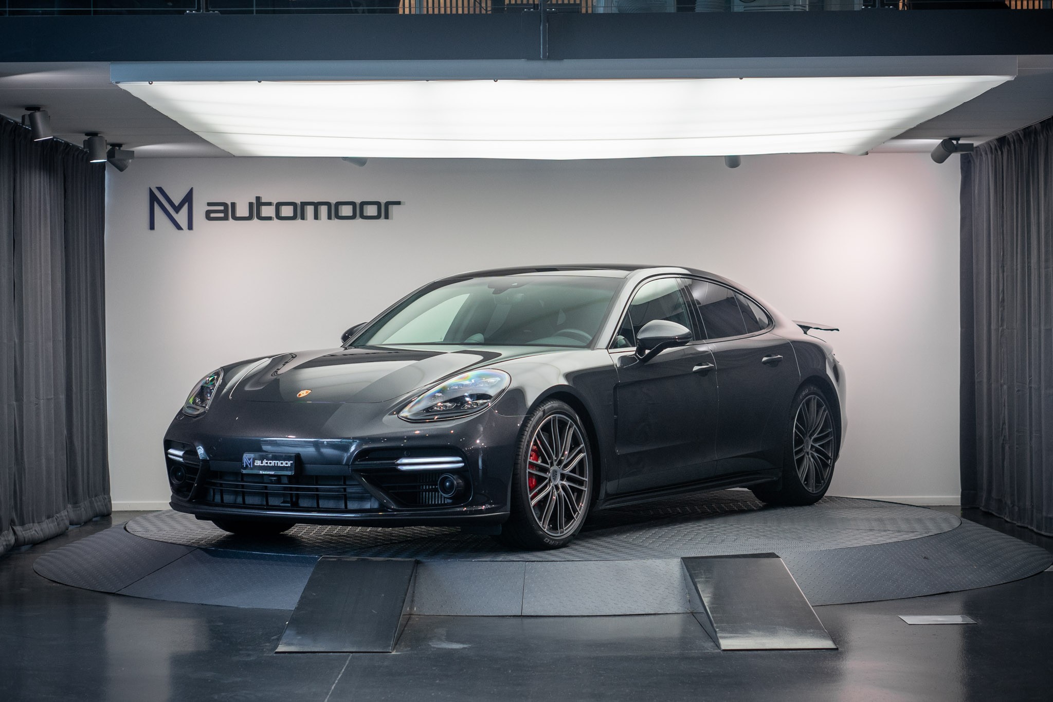 PORSCHE Panamera Turbo PDK *CH-Fahrzeug* *Hinterachslenkung*