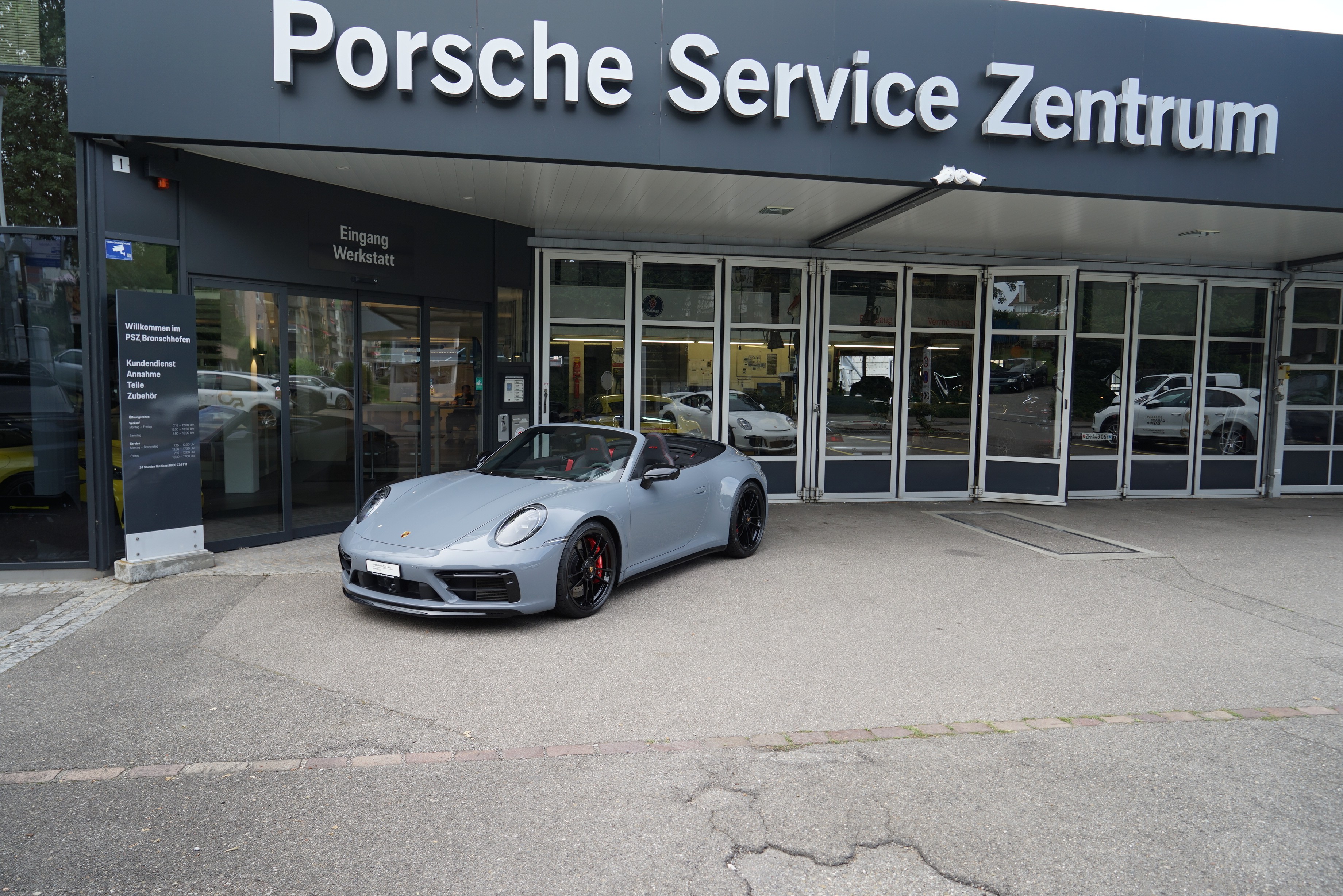 PORSCHE 911 Carrera 4 GTS Cabriolet PDK