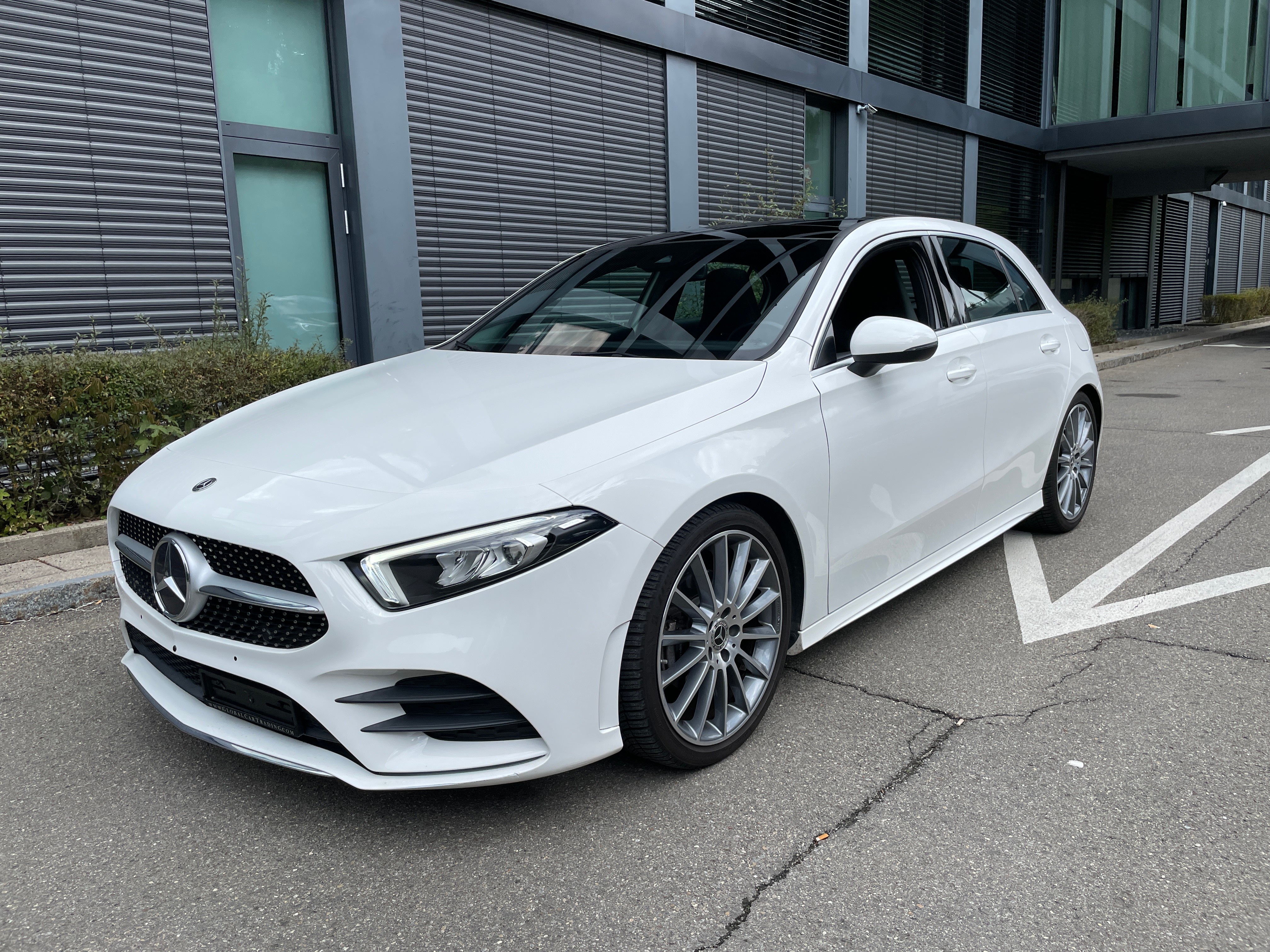 MERCEDES-BENZ A 180 d AMG Line