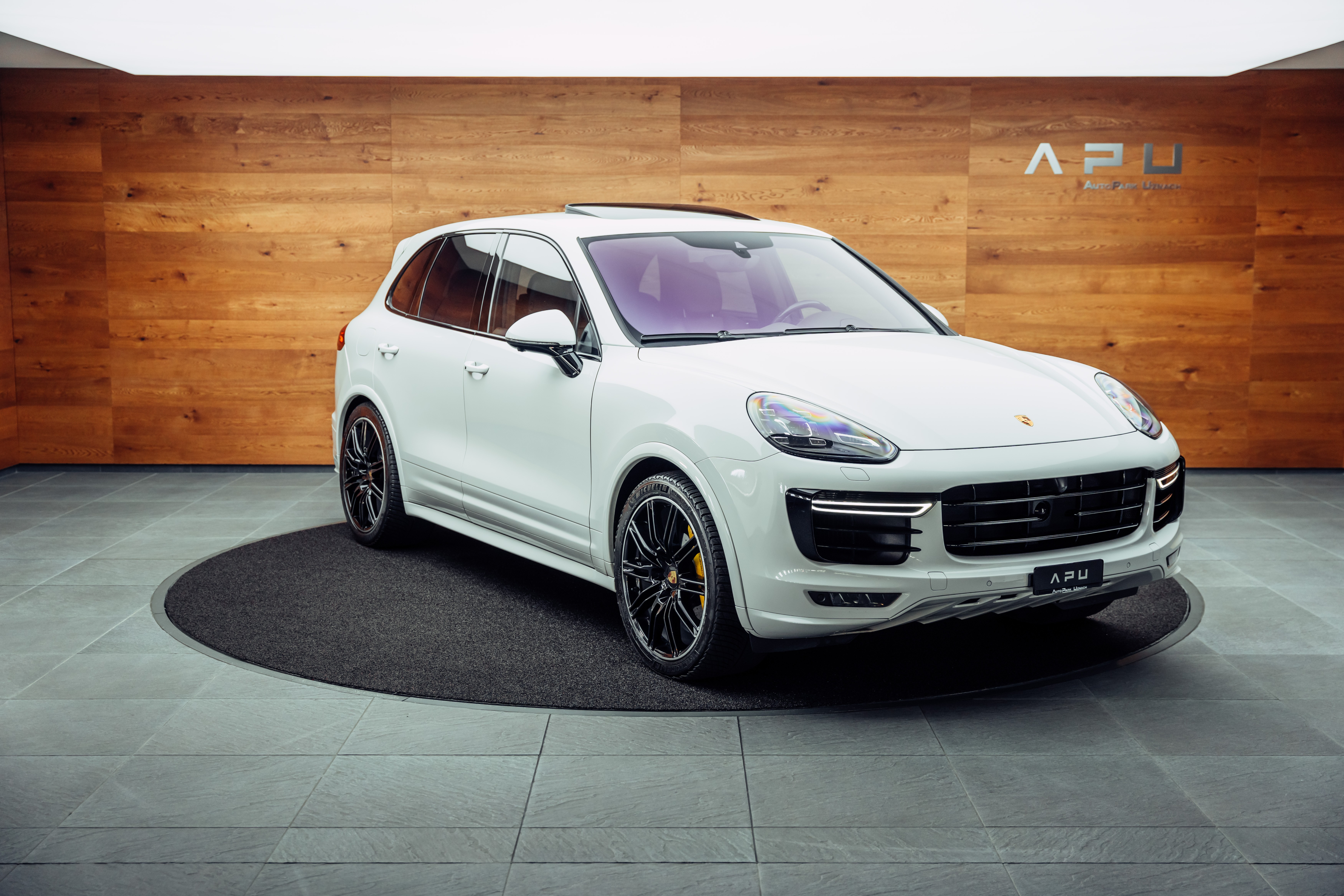 PORSCHE Cayenne Turbo S