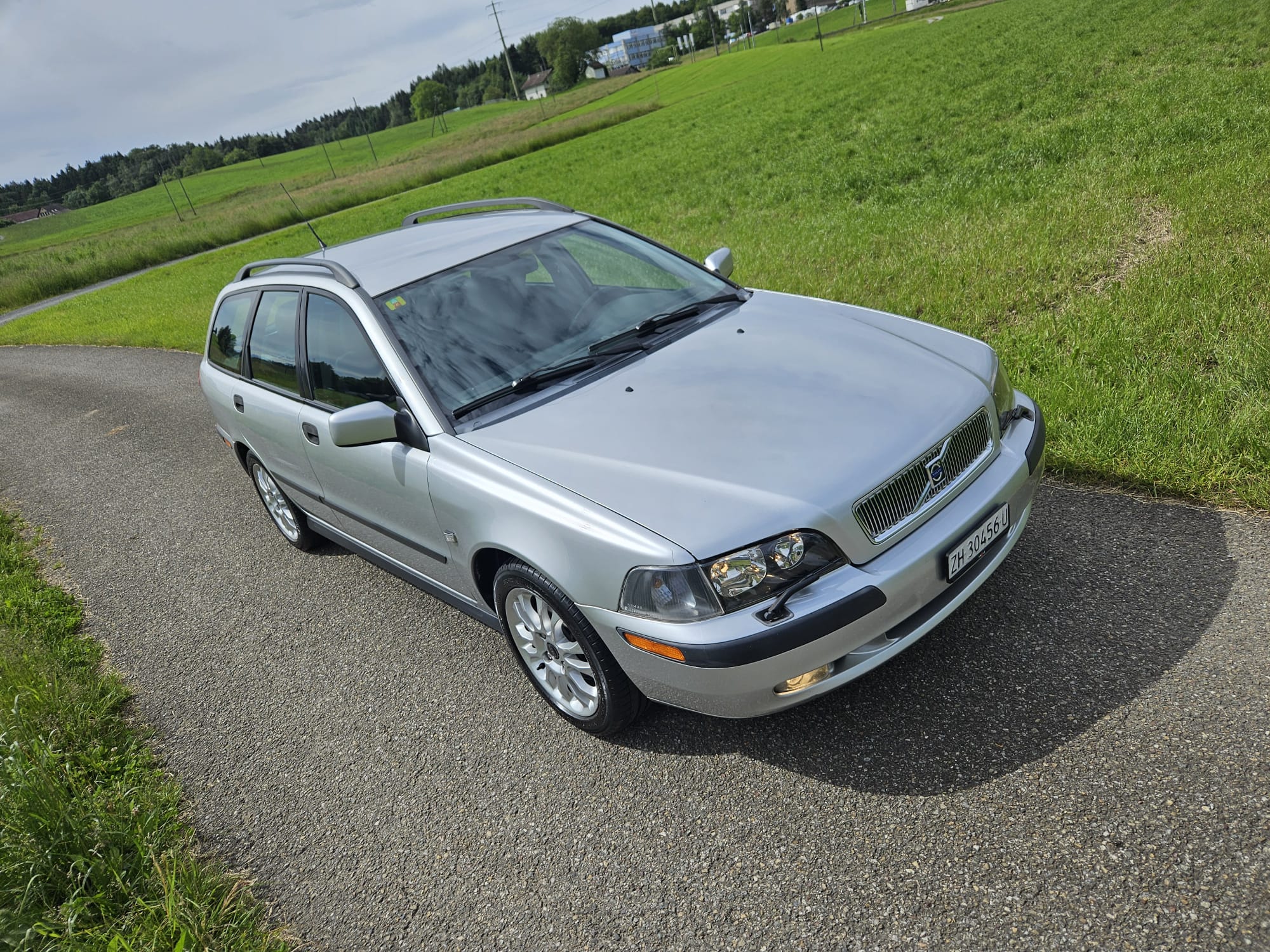 VOLVO V40 2.0T