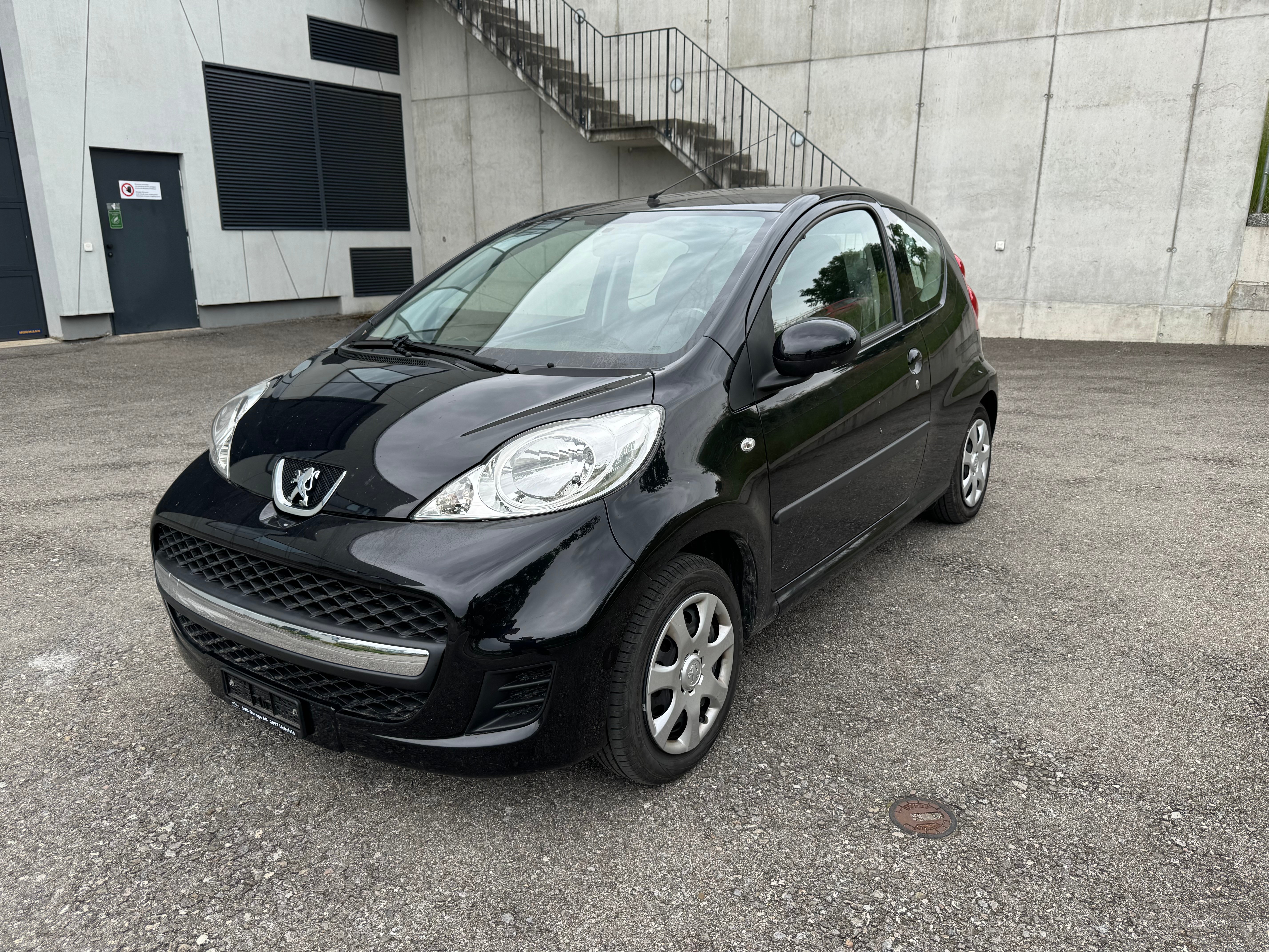 PEUGEOT 107 1.0 Swiss Edition BMP5