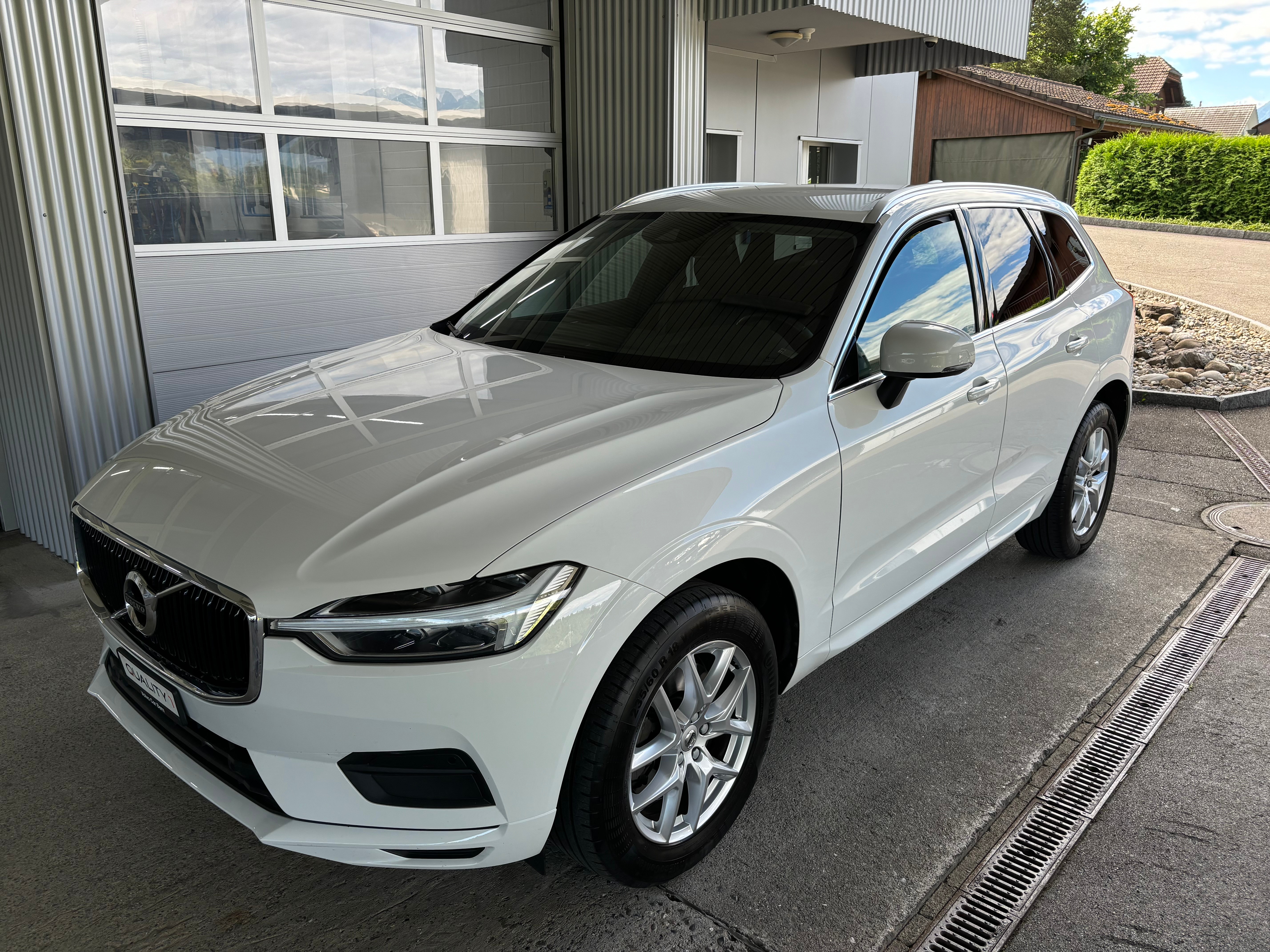 VOLVO XC60 B4 Diesel Mild Hybrid AWD Momentum Geartronic