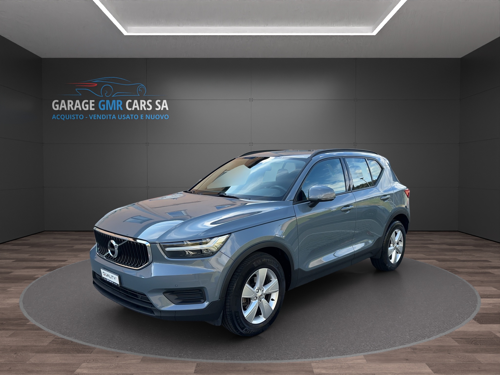 VOLVO XC40 T2 Momentum Light