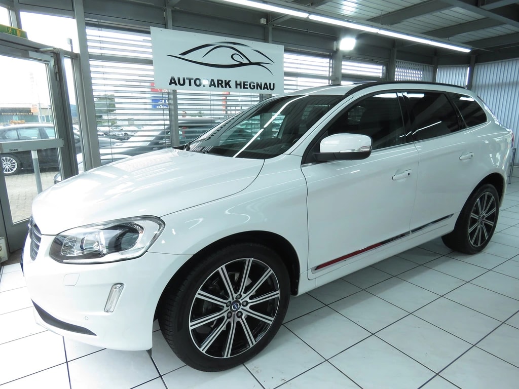 VOLVO XC60 T6 AWD Momentum Geartronic (Automat)