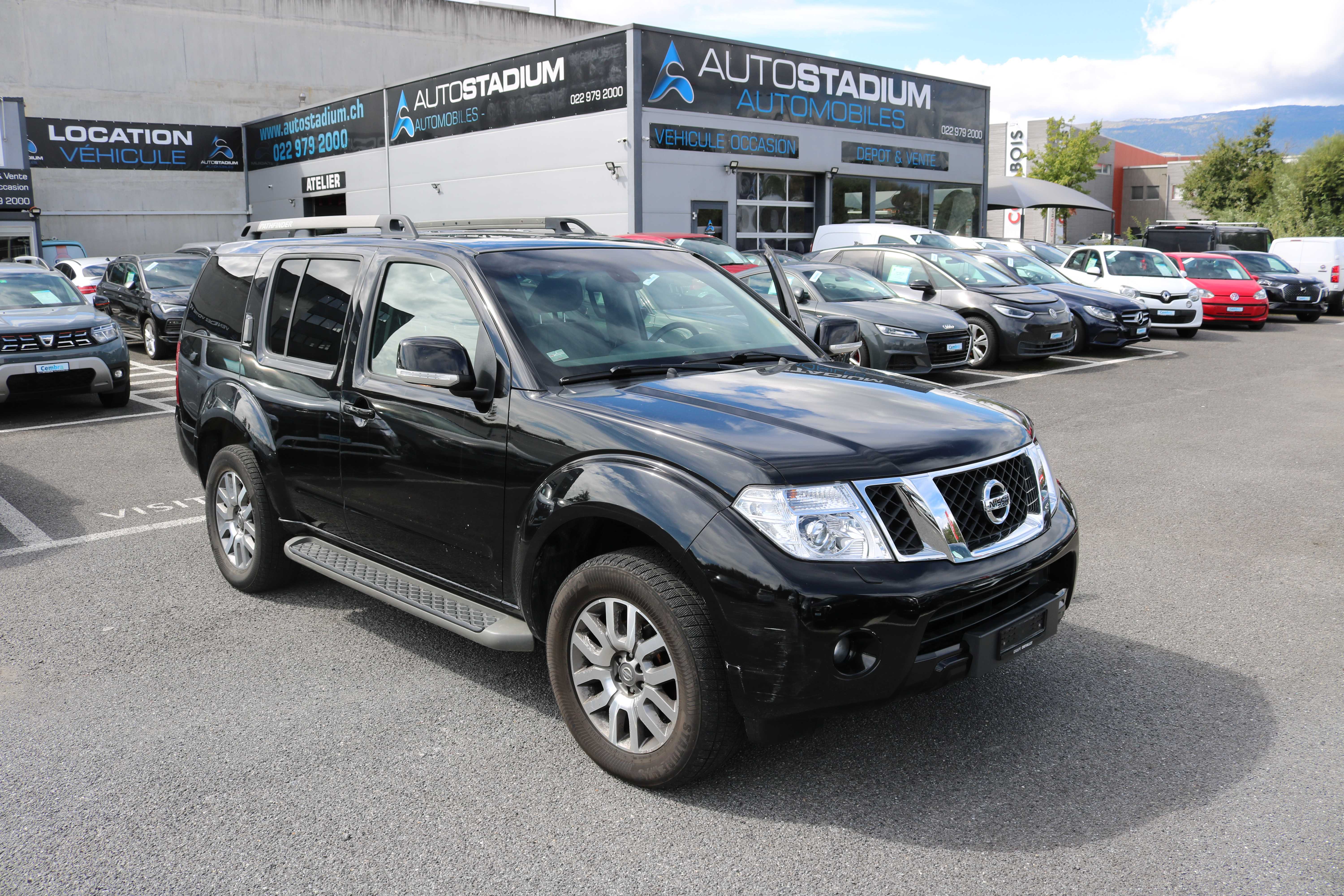 NISSAN Pathfinder 2.5 dCi LE Automatic