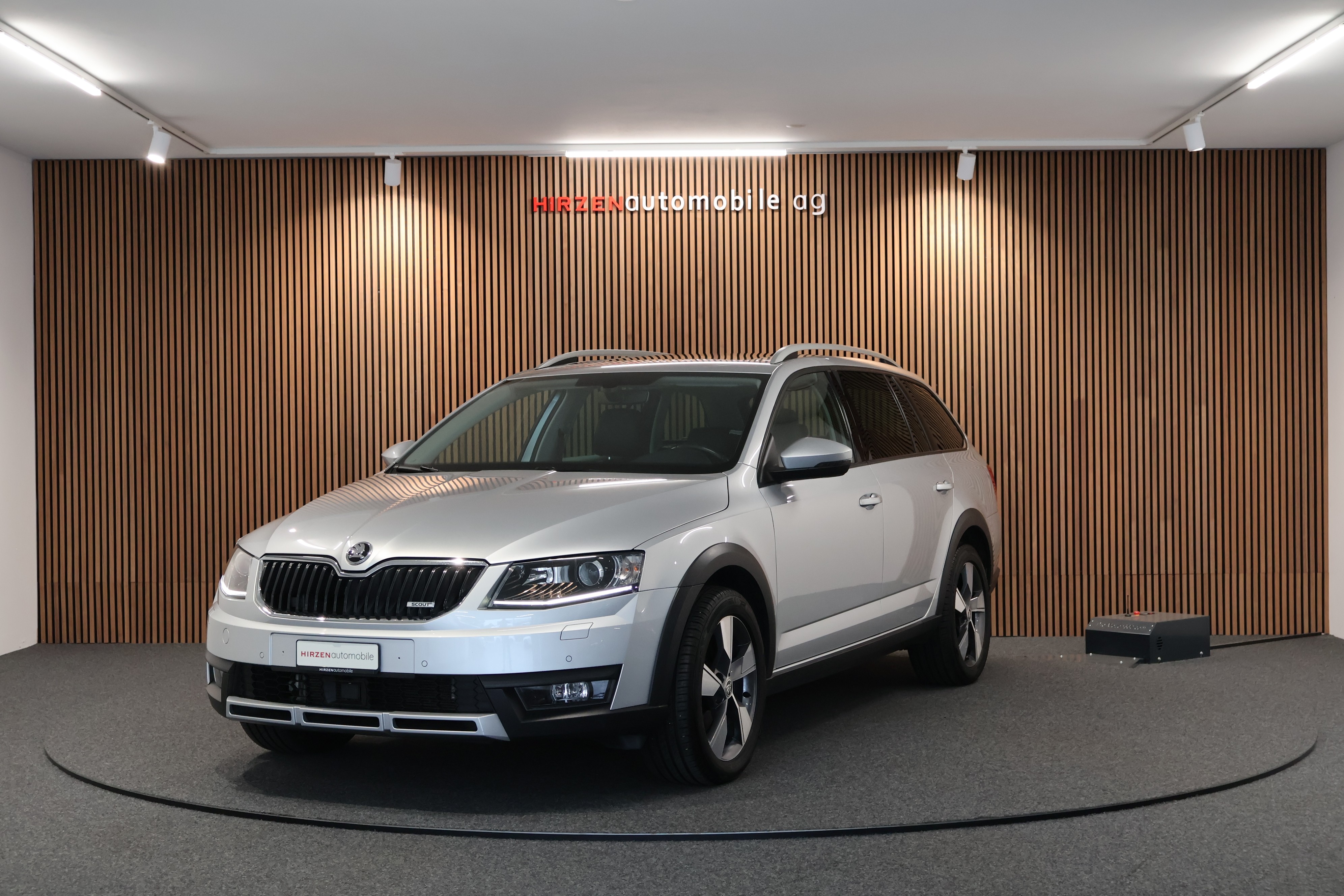 SKODA Octavia Combi 2.0 TDI Scout 4x4 DSG