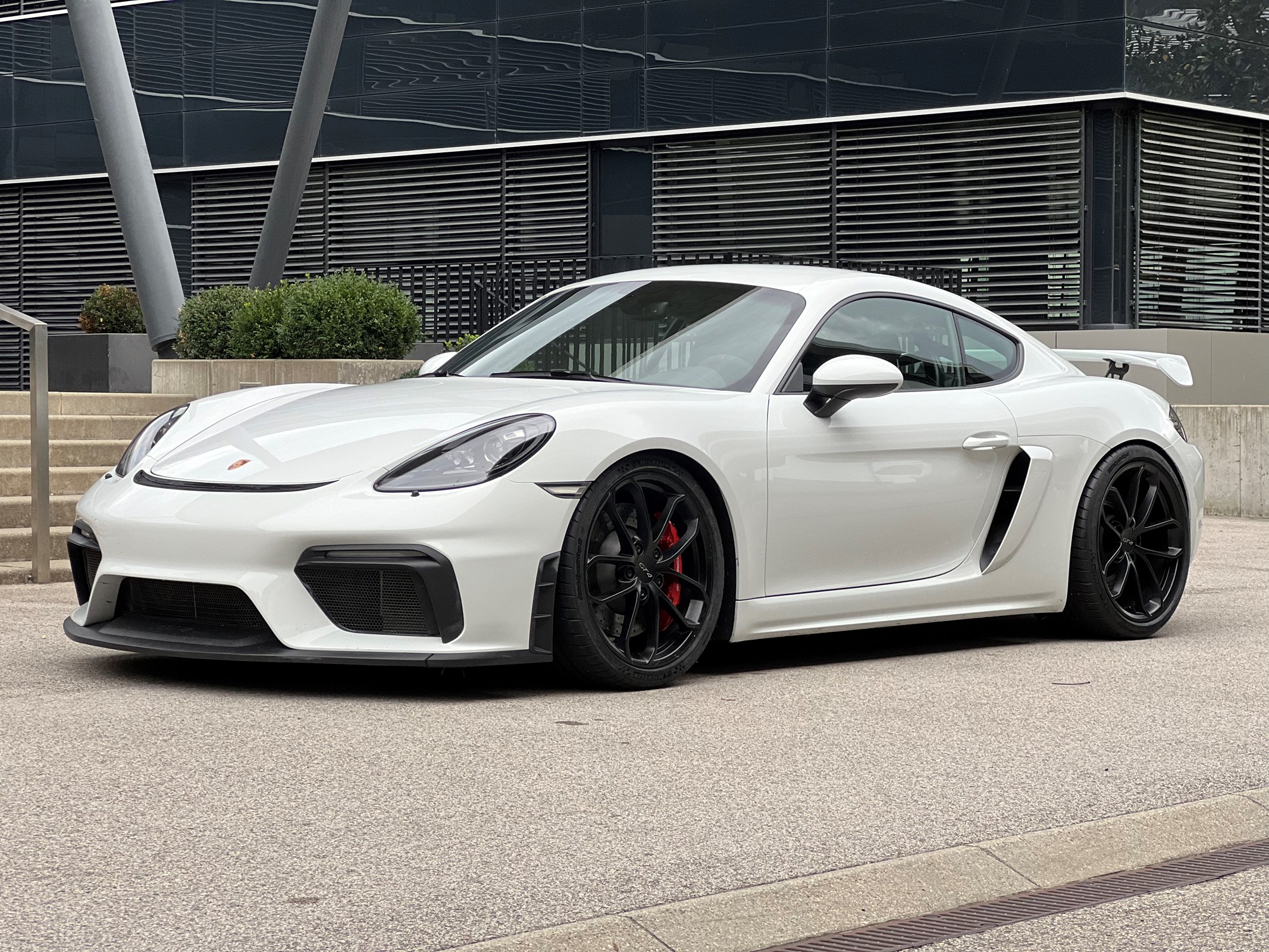 PORSCHE 718 Cayman GT4