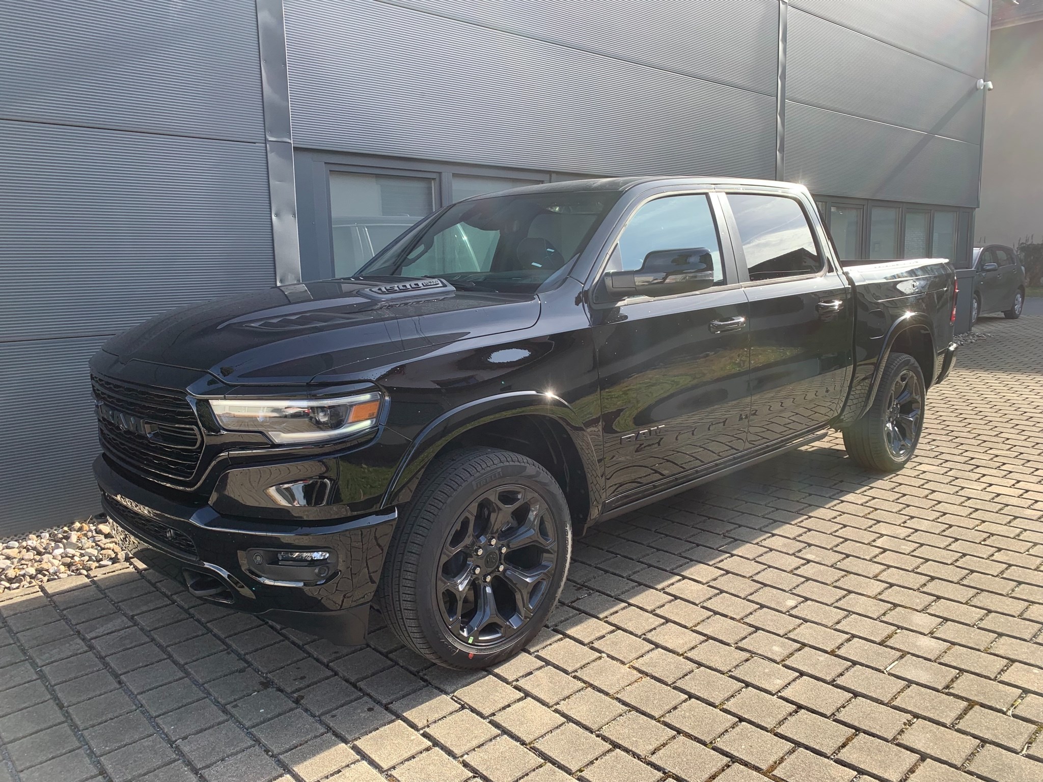 DODGE Ram 1500 Limited Crew Cab Night Edition 5.7 V8