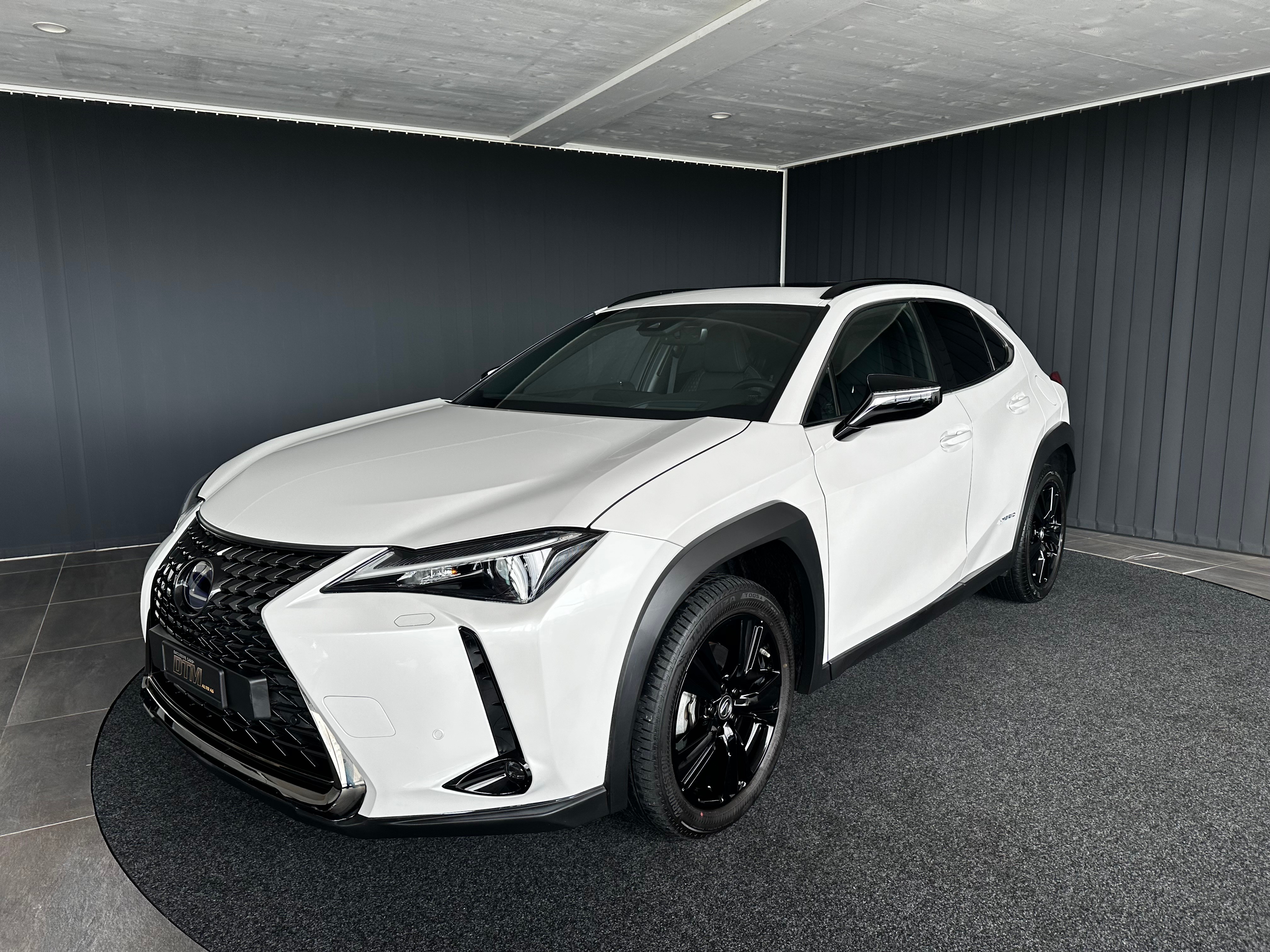 LEXUS UX 250h SAKURA SONDEREDITION AWD