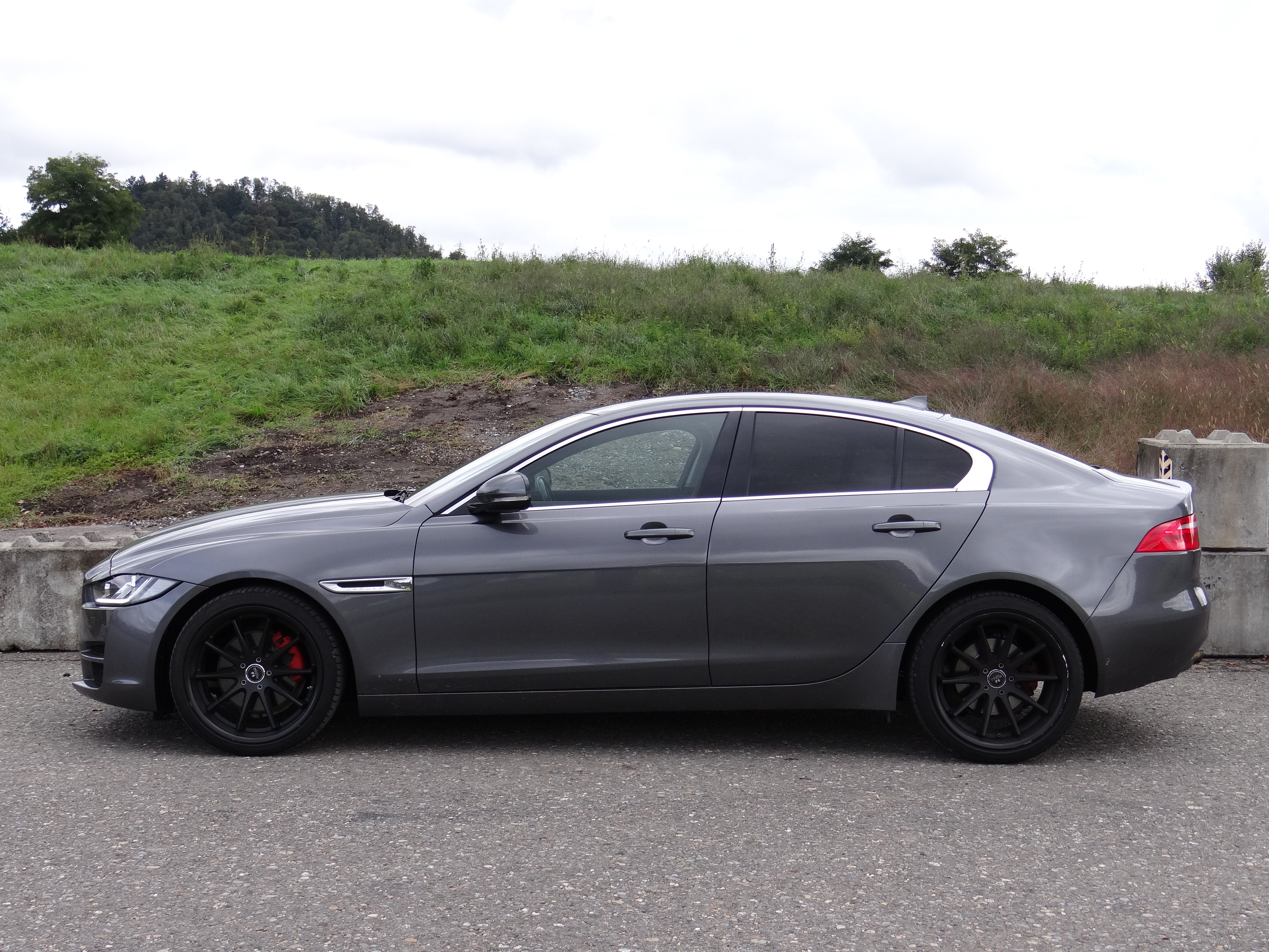 JAGUAR XE 20d Pure Automat