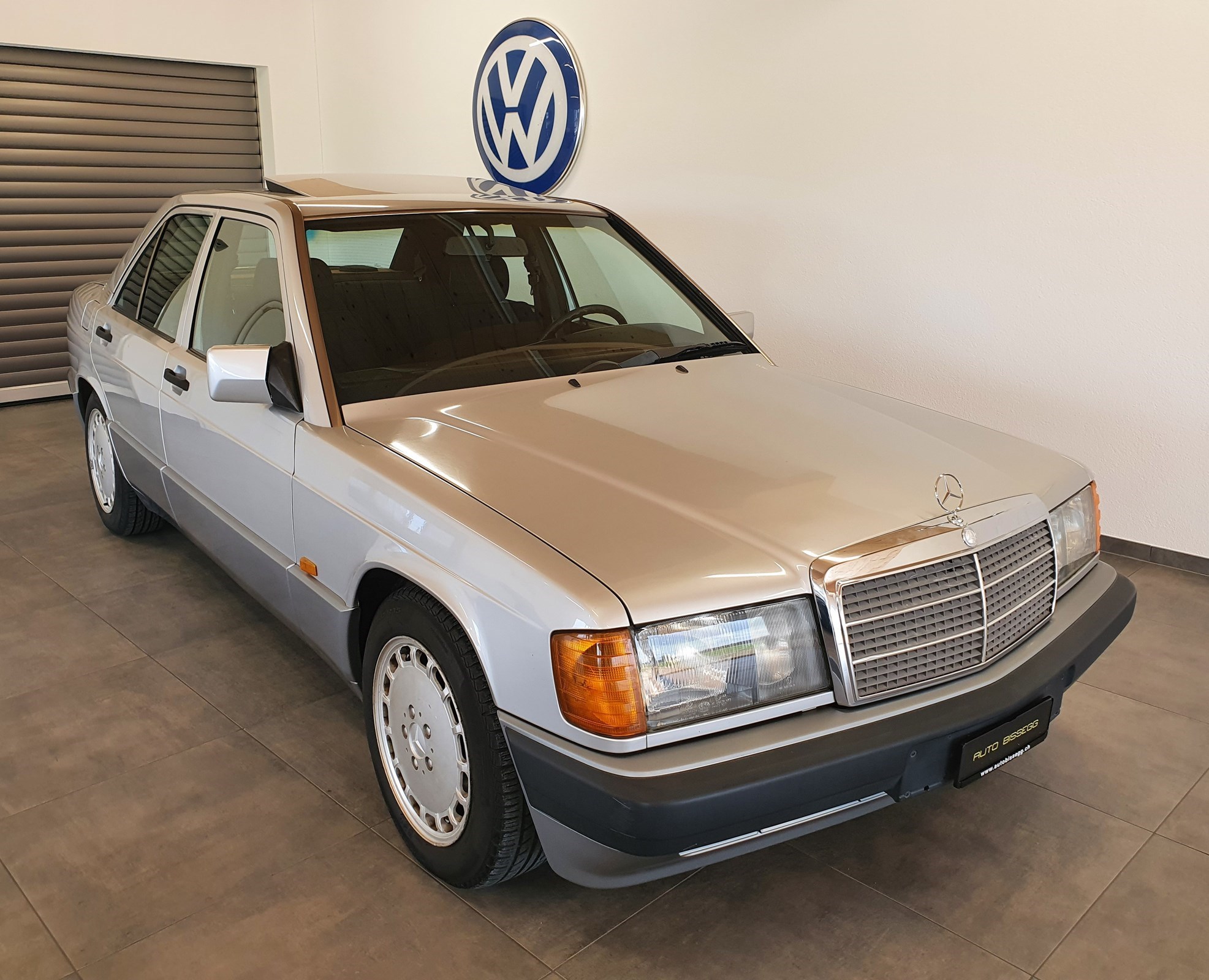 MERCEDES-BENZ 190 E 2.3