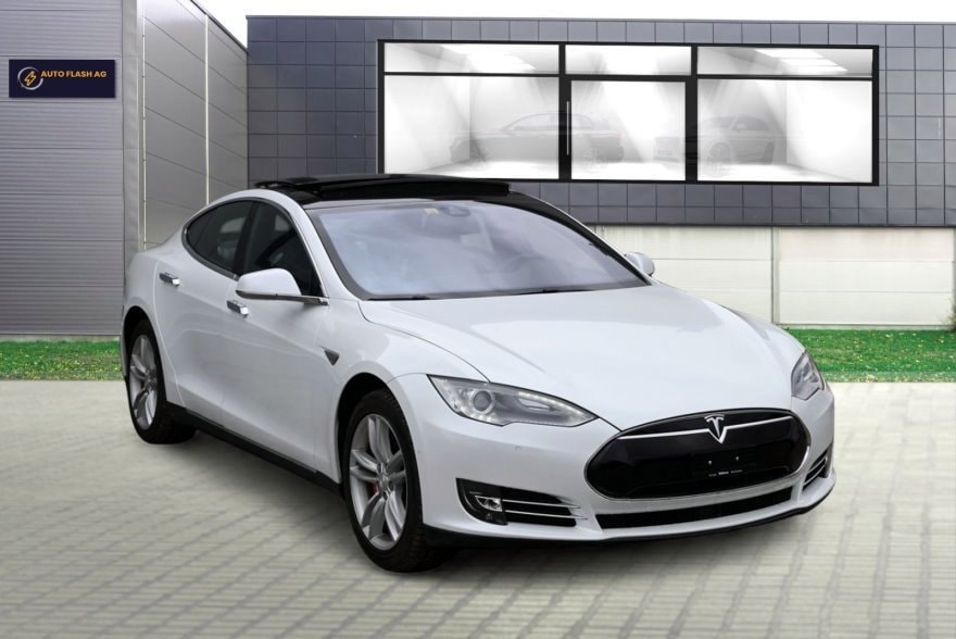 TESLA Model S 85 D Performance