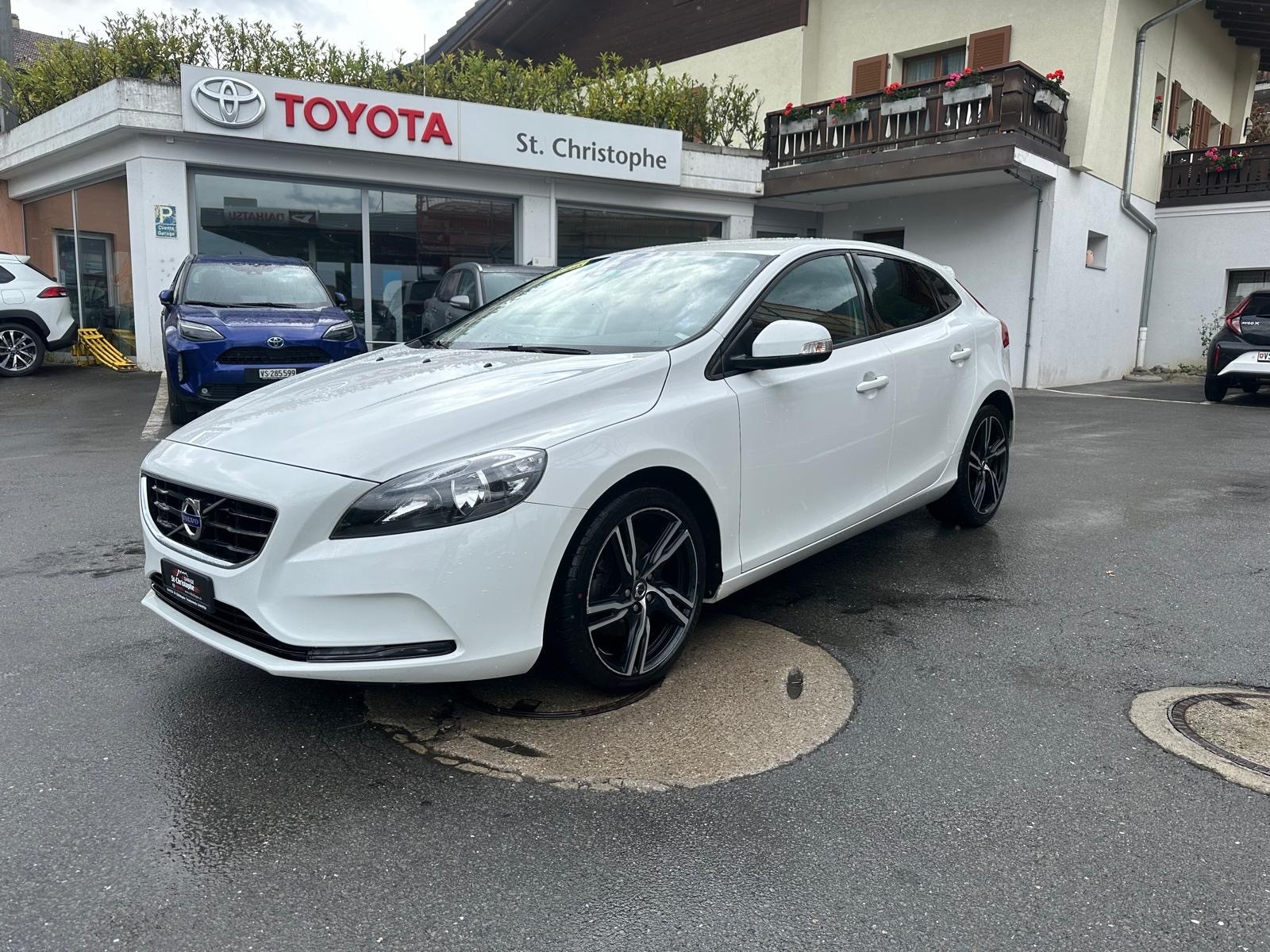 VOLVO V40 T4 Momentum Powershift