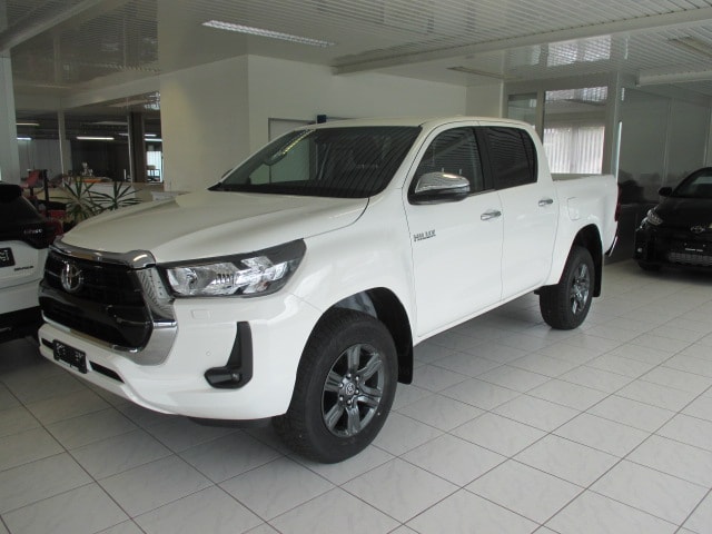 TOYOTA Hilux 2.4D-4D Style Double Cab 4x4