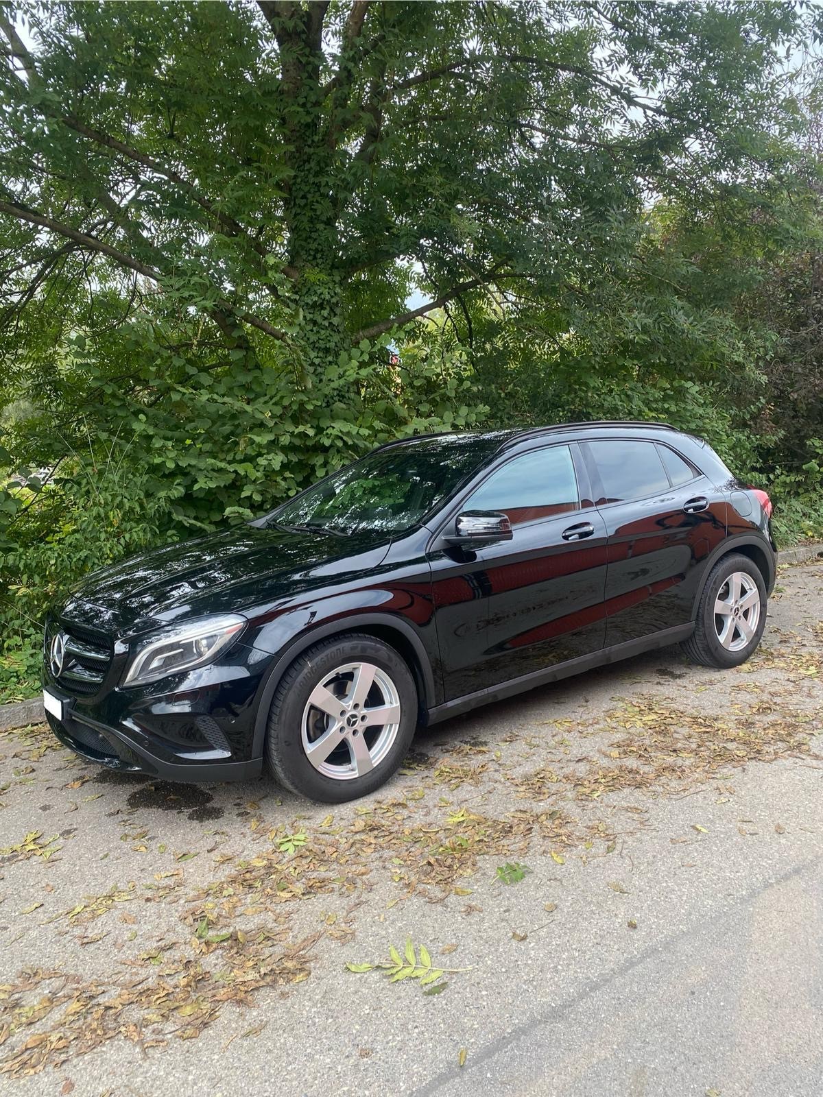 MERCEDES-BENZ GLA 200 Night Star 7G-DCT