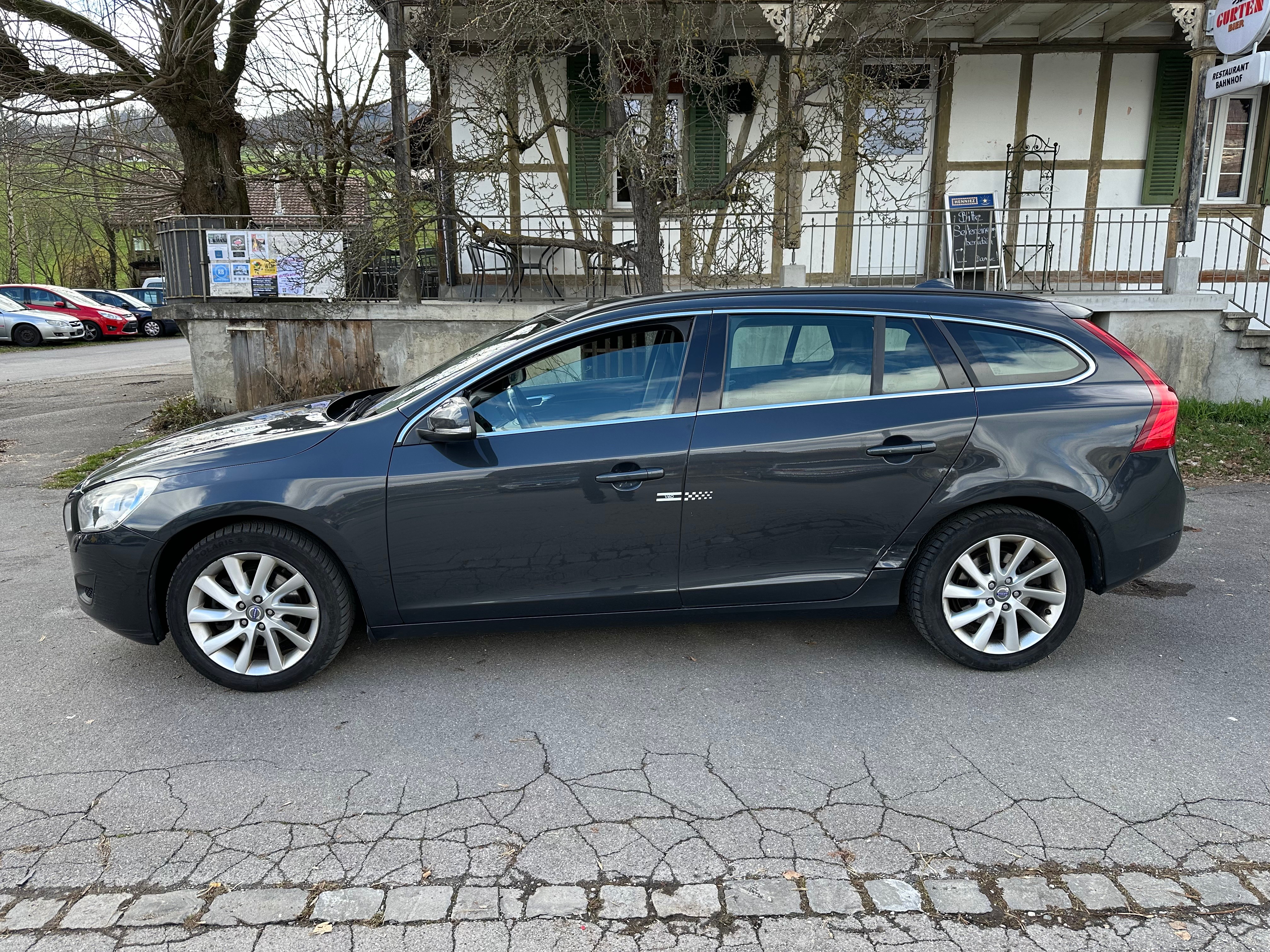 VOLVO V60 D3 Momentum Geartronic