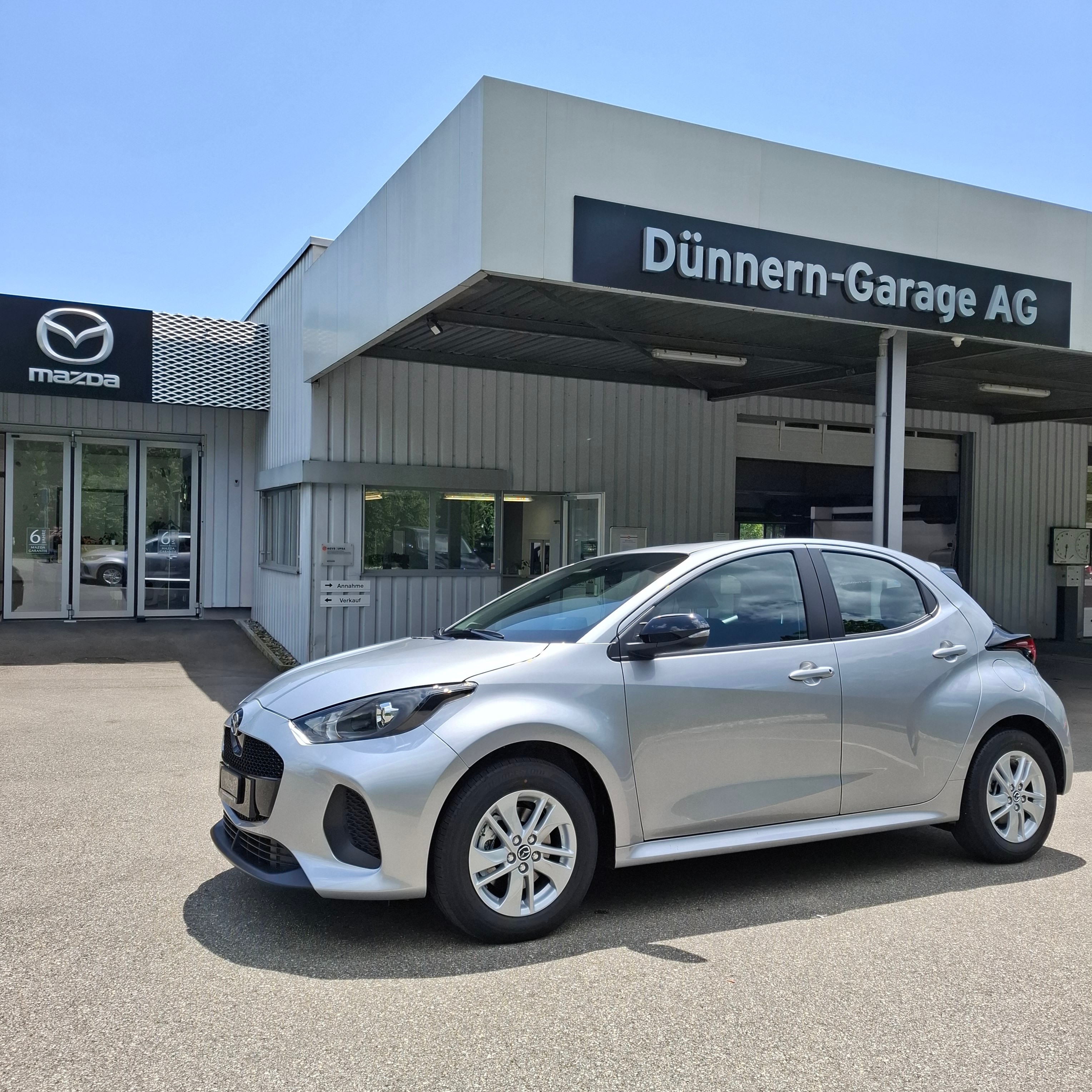 MAZDA 2 Hybrid Centre-line