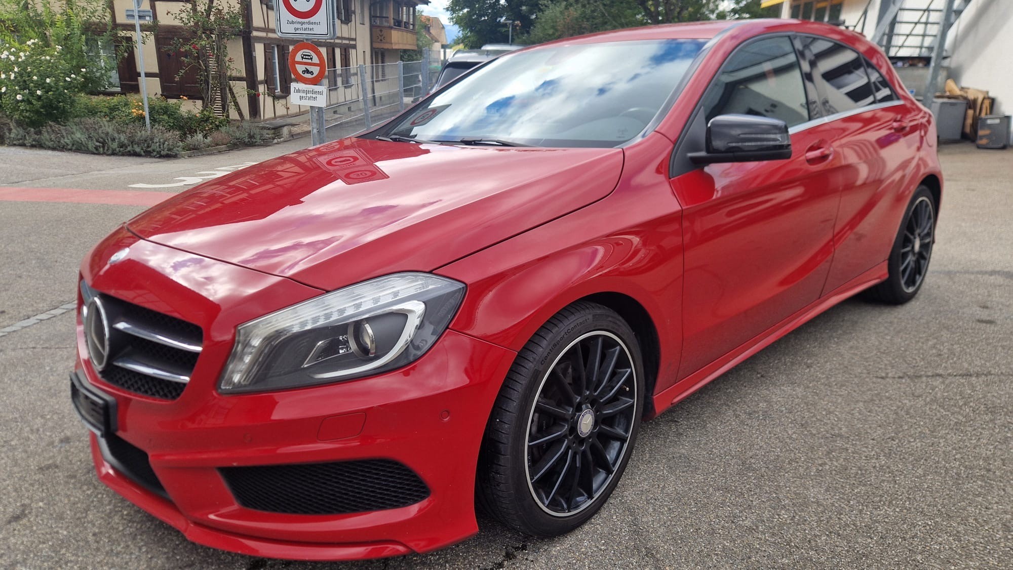 MERCEDES-BENZ A 200 AMG Line